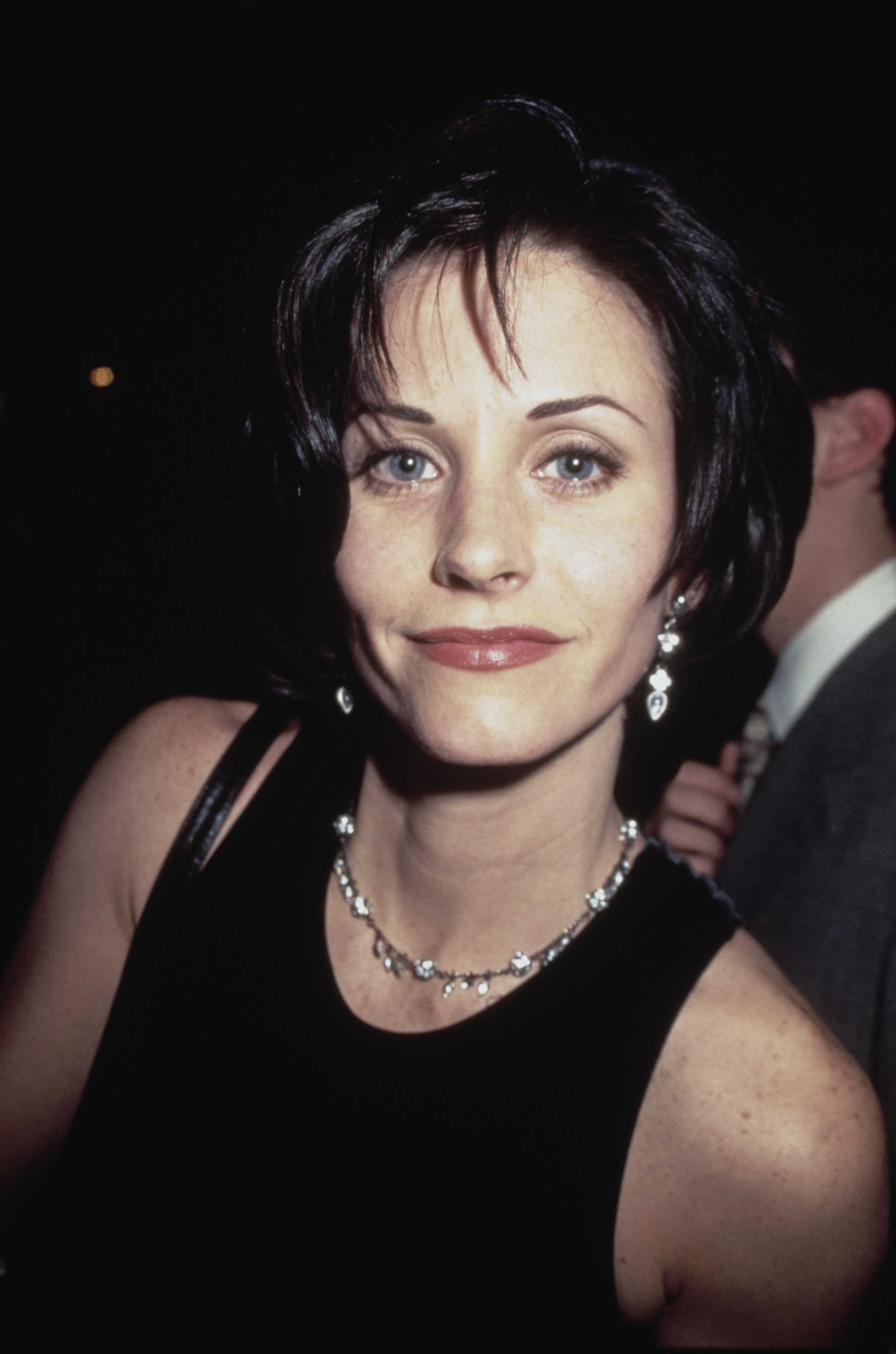 Courteney Cox asiste a la 15ª edición de los Premios CableACE el 16 de enero de 1994, en Los Ángeles, California. | Fuente: Getty Images