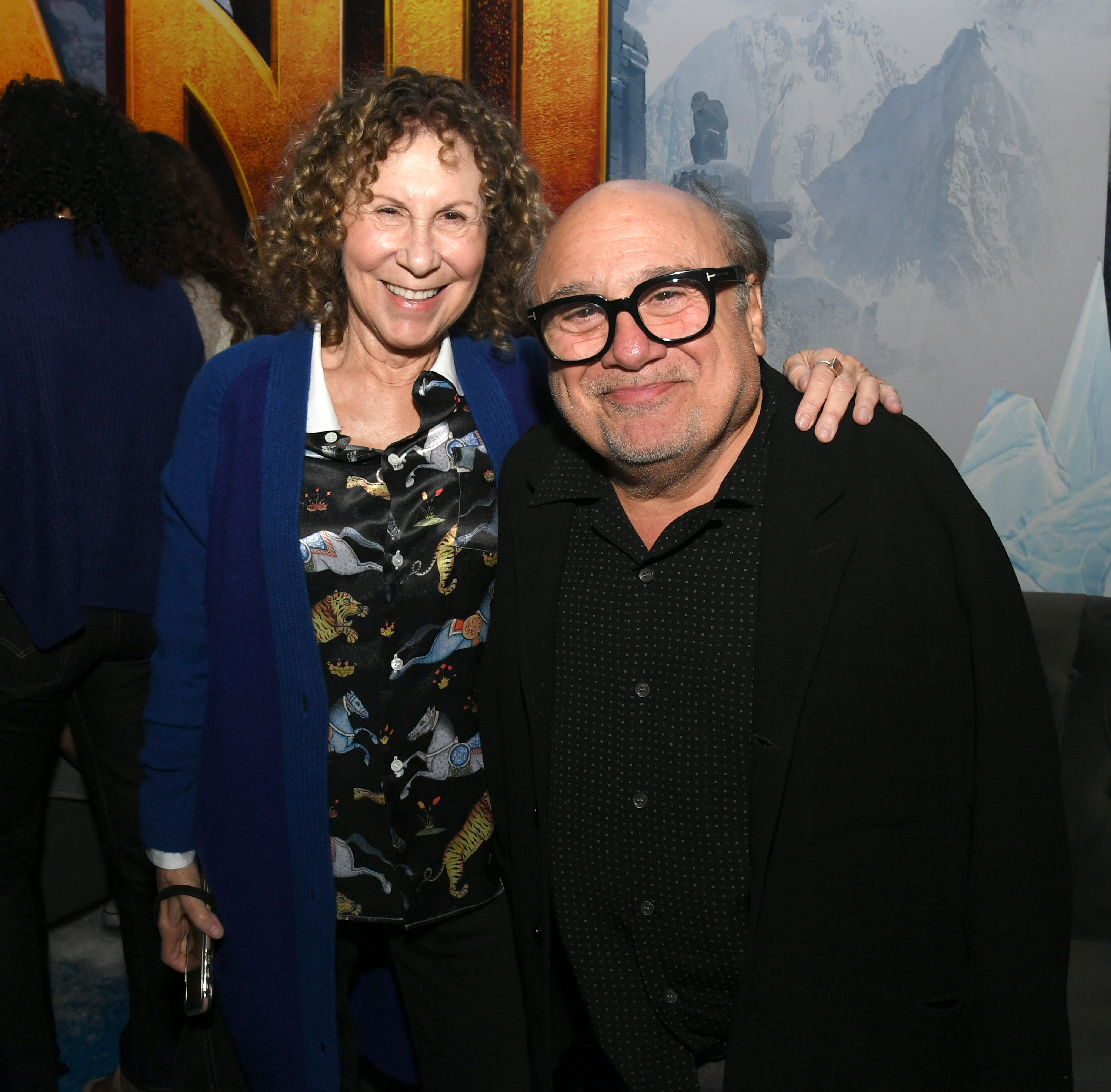 Rhea Perlman y Danny Devito en la función inaugural de Broadway de "Honeymoon in Vegas" en Nueva York el 15 de enero de 2014 | Fuente: Getty Images