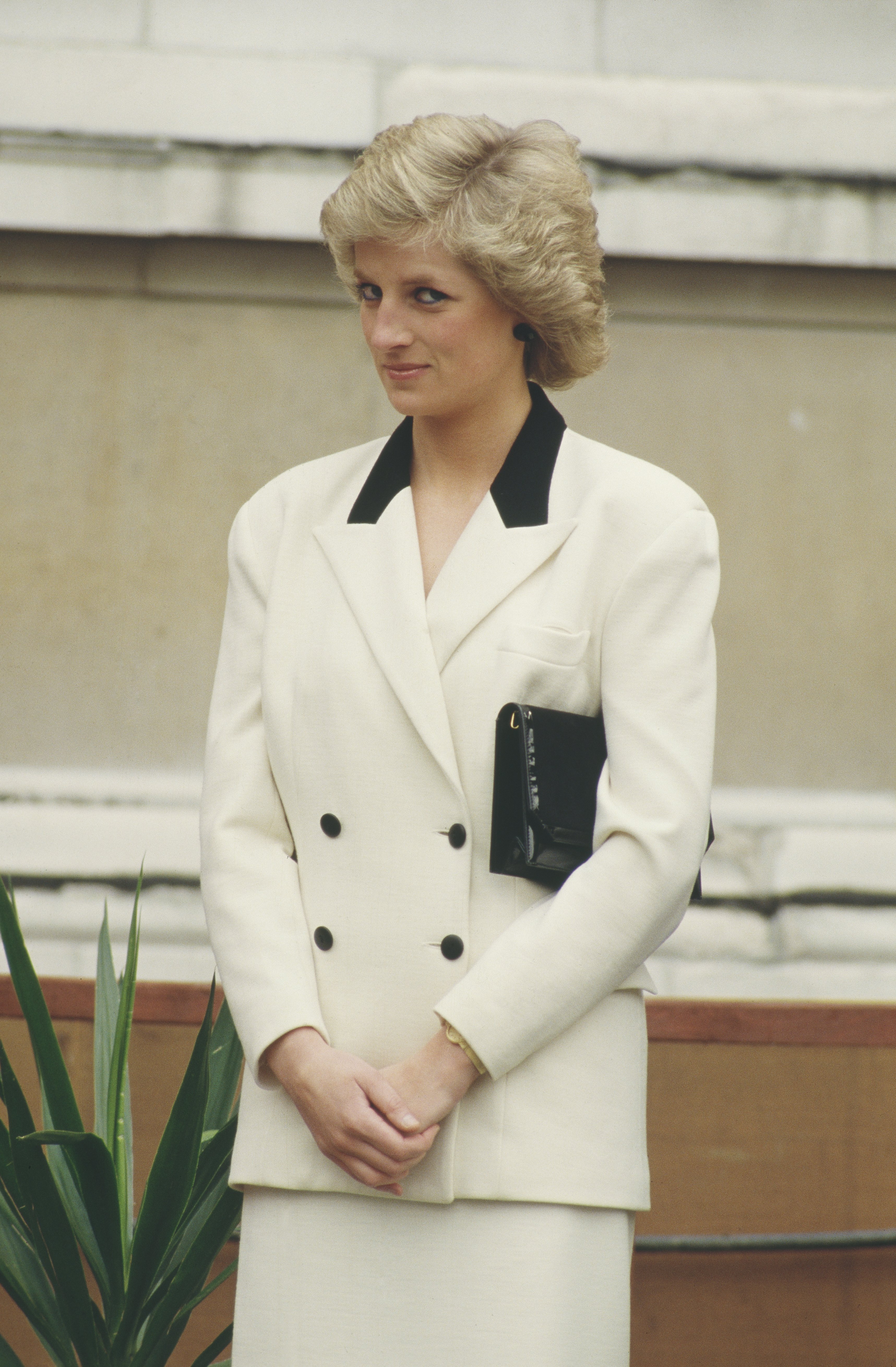Diana, princesa de Gales (1961 - 1997)  en la National Gallery de Londres, el 30 de marzo de 1988. | Foto: Getty Images
