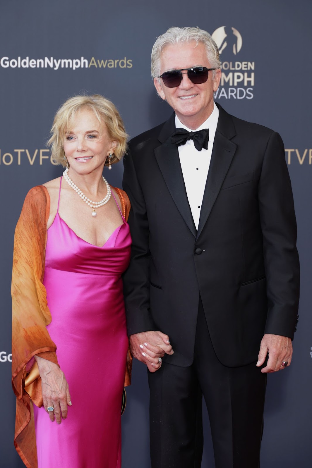 Linda Purl y Patrick Duffy en la ceremonia de entrega de los premios "Nymphes D'Or - Golden Nymphs" durante la 62ª edición del Festival de Televisión de Montecarlo, el 20 de junio de 2023, en Mónaco | Fuente: Getty Images