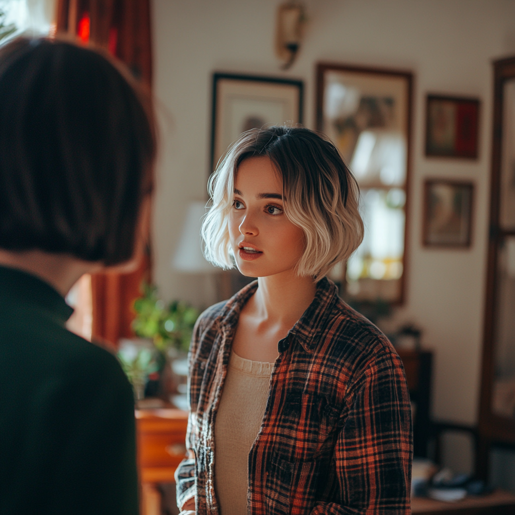 Una mujer desconcertada hablando con su suegra | Fuente: Midjourney