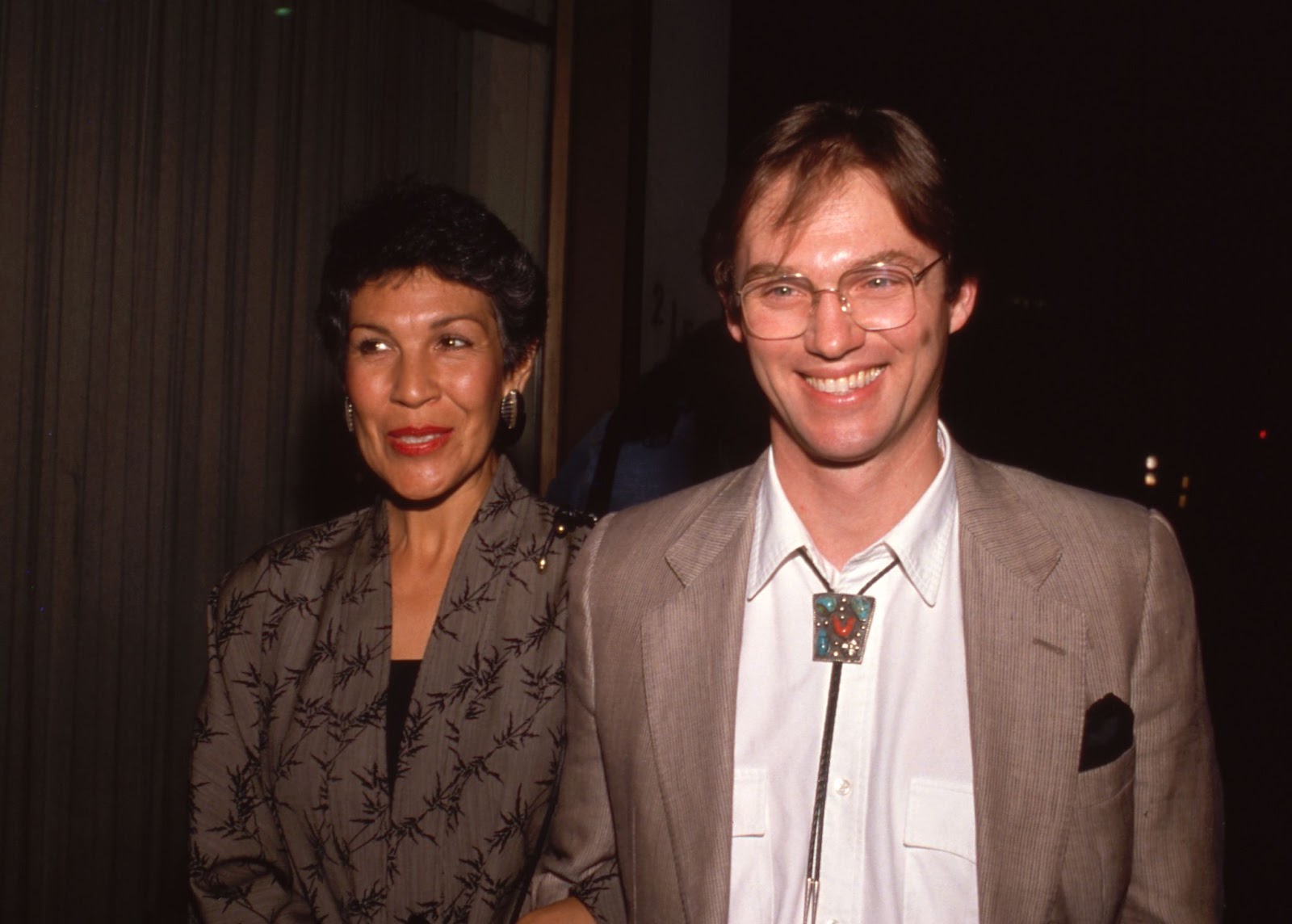 Alma Gonzales y Richard Thomas hacia la década de 1980 | Fuente: Getty Images