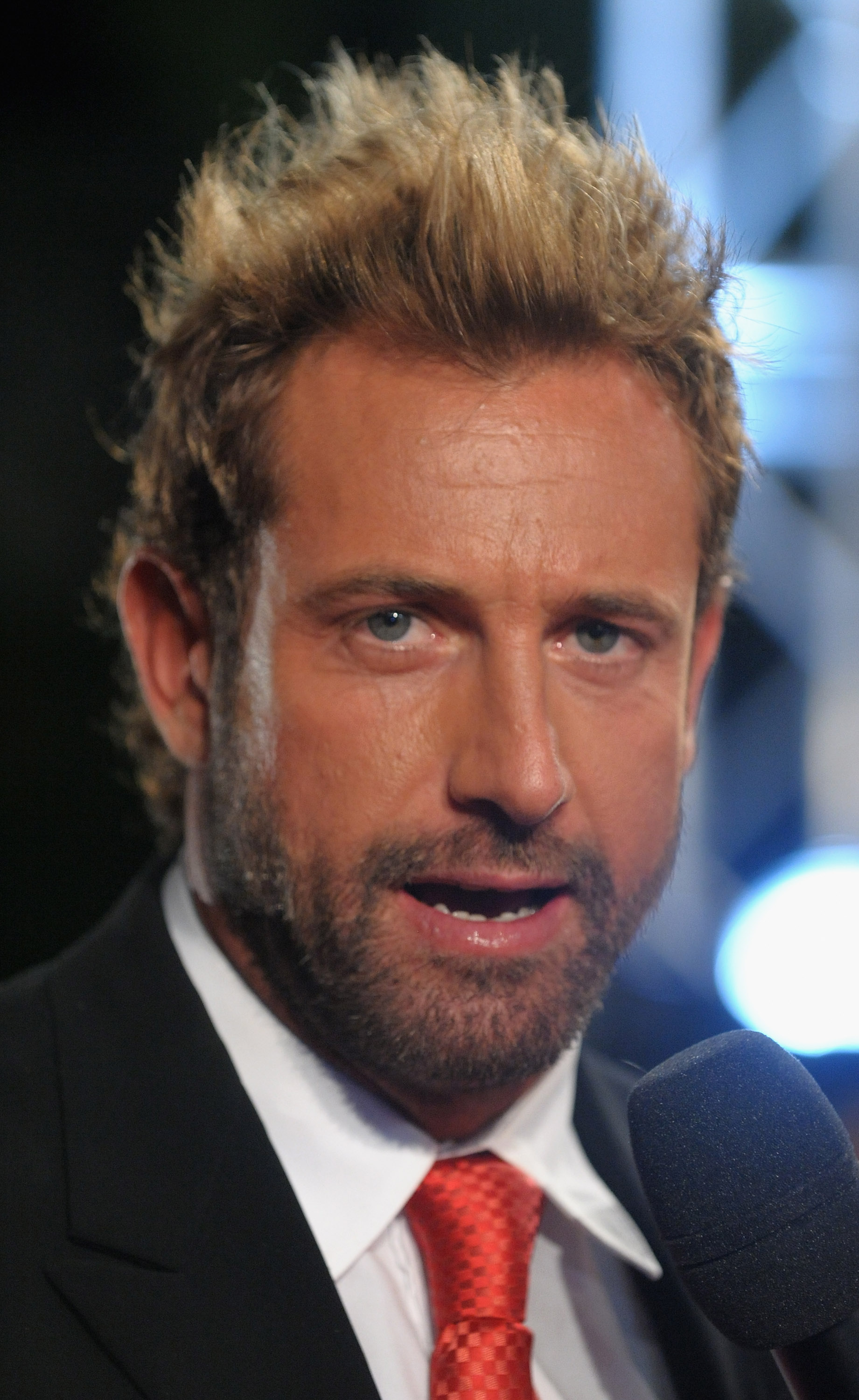 Gabriel Soto llega a la celebración del 50º aniversario de "Sábado Gigante" en la sede de Univisión el 24 de octubre de 2012 en Miami, Florida.