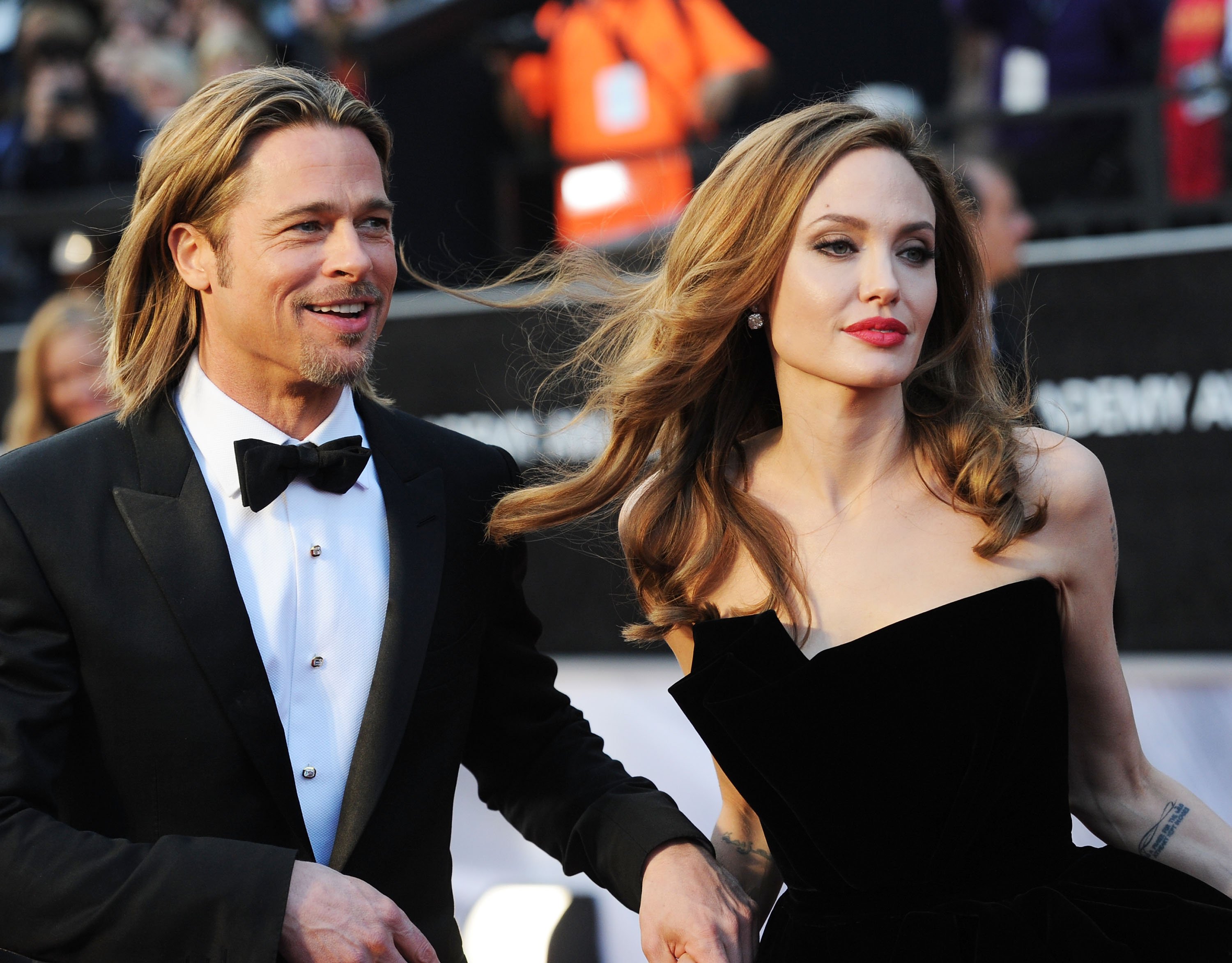 Brad Pitt y Angelina Jolie en la 84ª Entrega Anual de los Premios de la Academia, el 26 de febrero de 2012 en Hollywood, California. | Foto: Getty Images