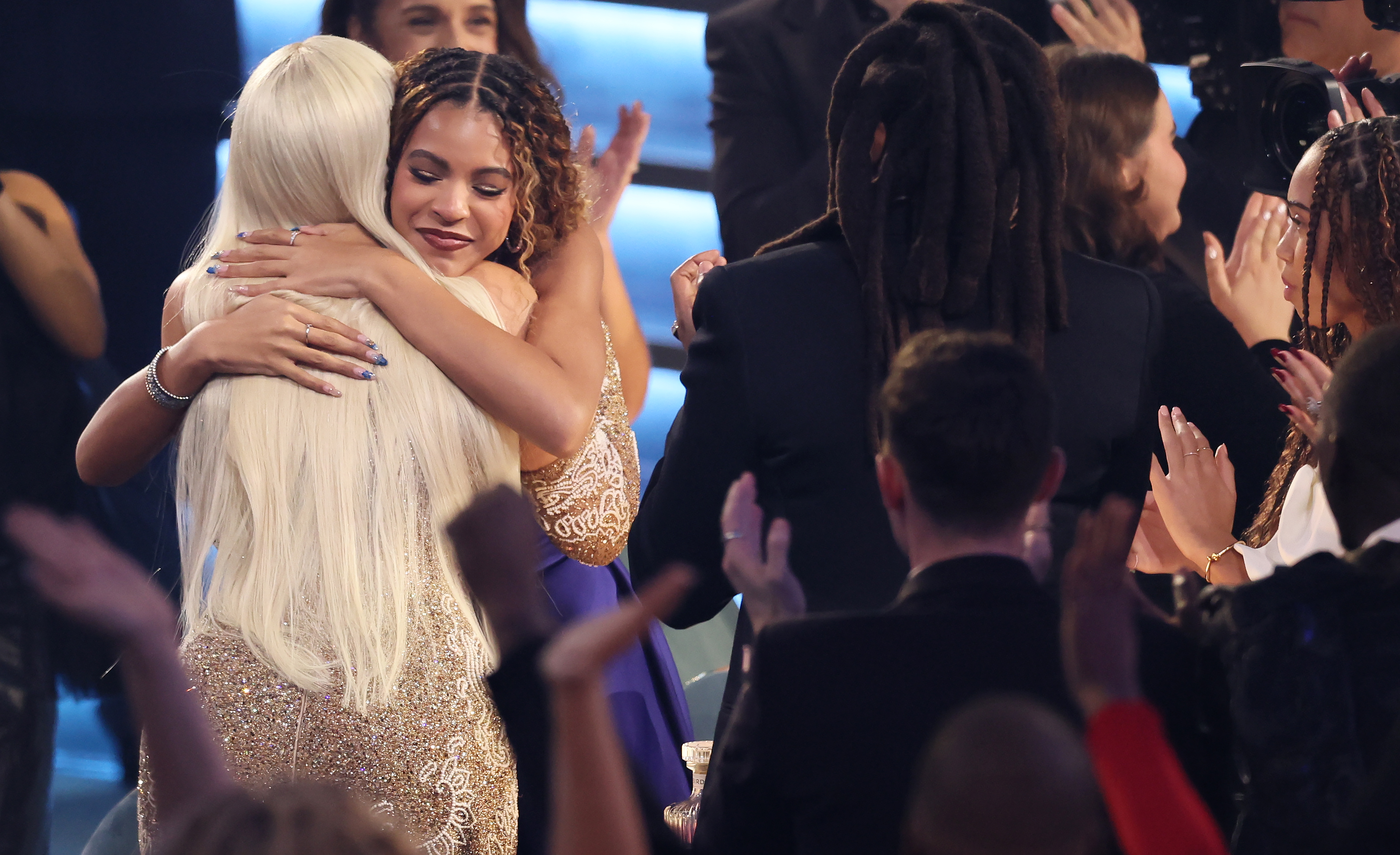 Blue Ivy reacciona cuando Beyonce gana el Álbum del Año en la 67ª edición de los Premios Grammy celebrada en el Crypto.com Arena de Los Ángeles, California, el 2 de febrero de 2025 | Fuente: Getty Images