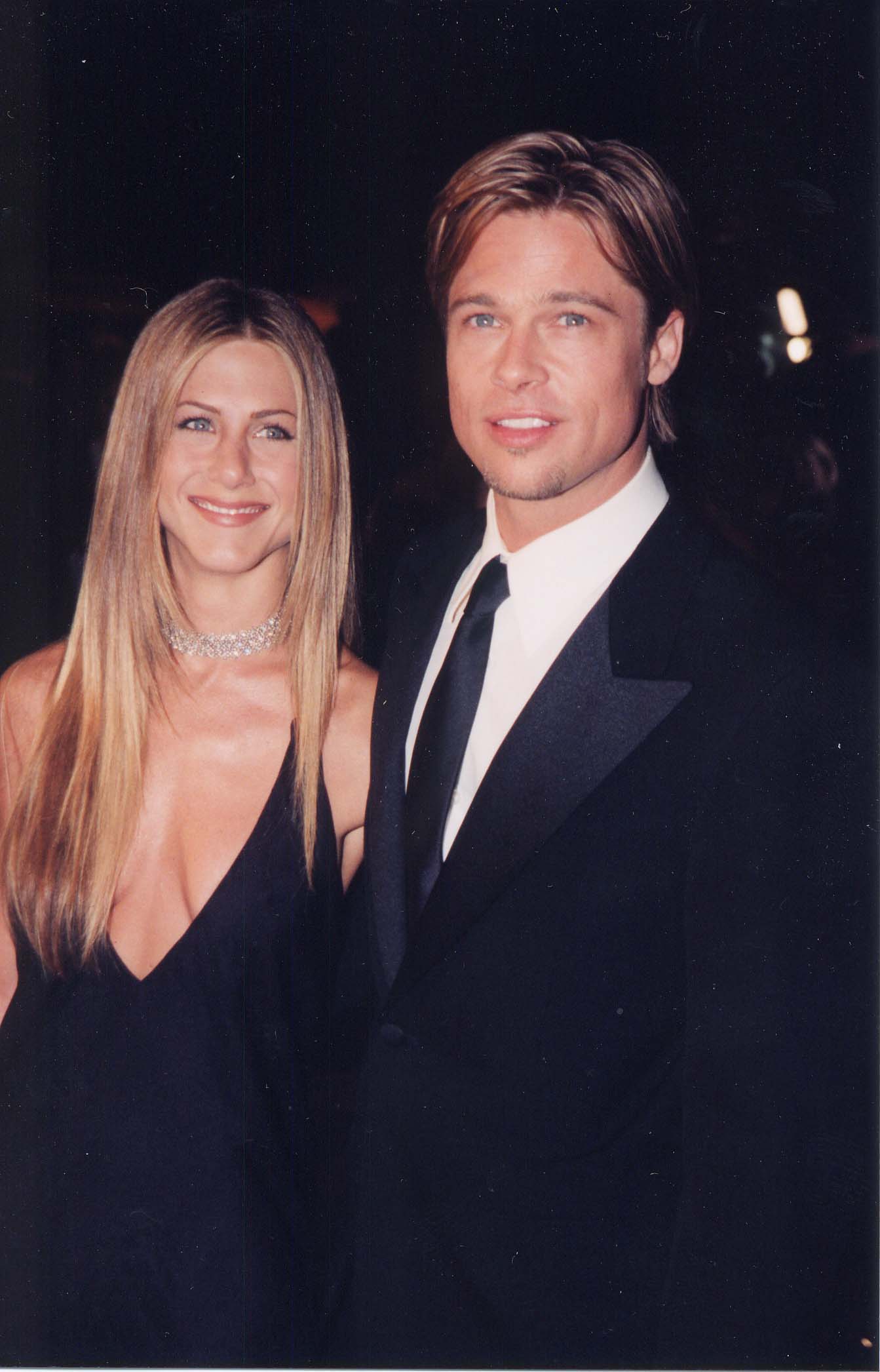 Jennifer Aniston y Brad Pitt durante los 72º Premios Anuales de la Academia el 26 de marzo de 2000 | Fuente: Getty Images