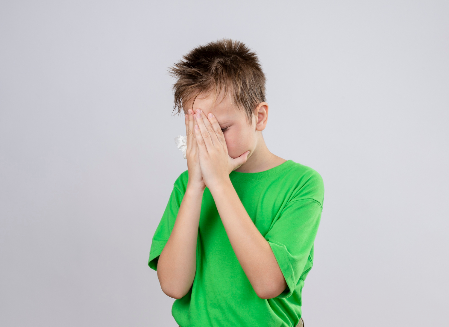 Un niño angustiado | Fuente: Freepik