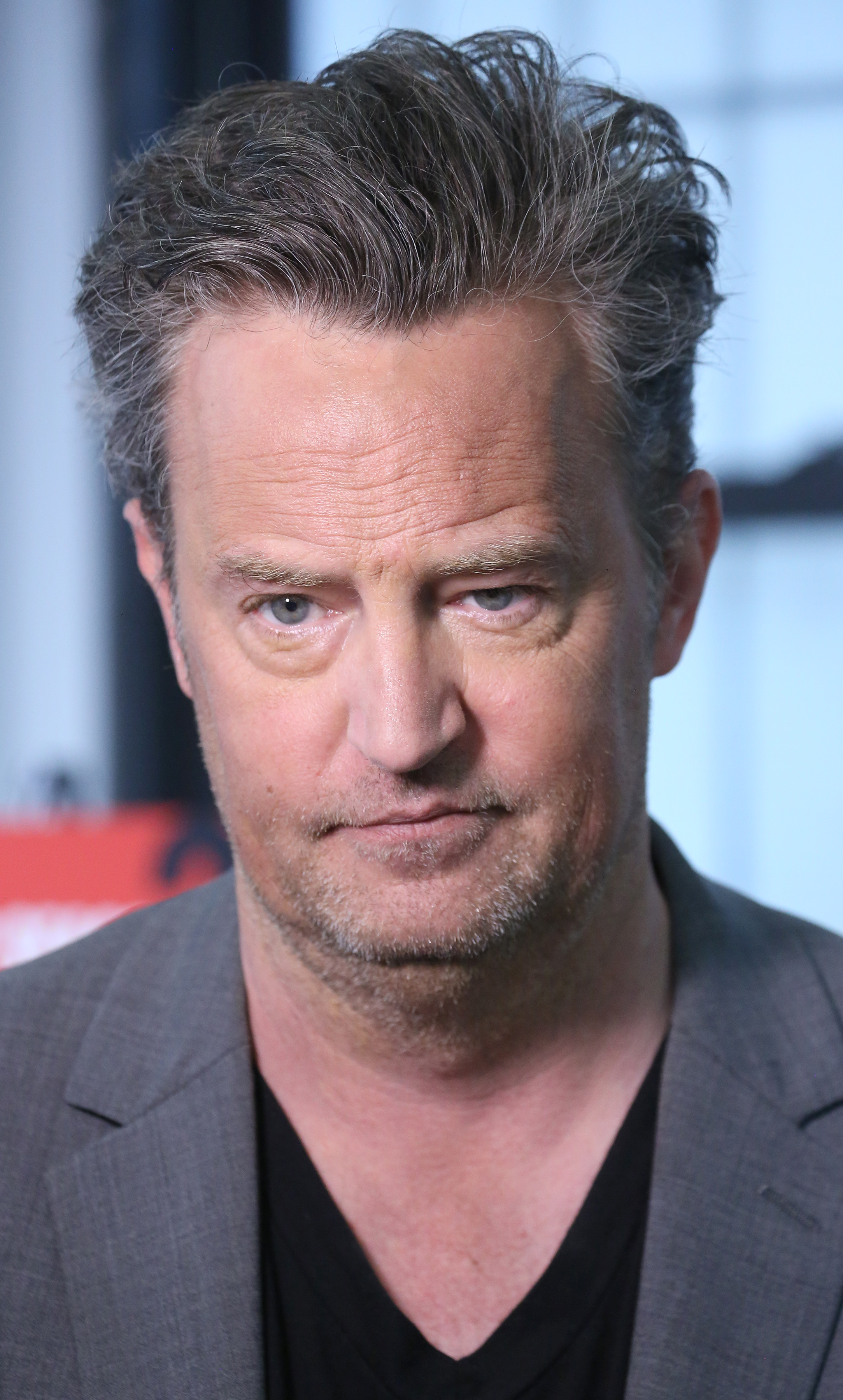 Matthew Perry en el photocall del reparto de "The End Of Longing" el 20 de abril de 2017, en Nueva York | Fuente: Getty Images