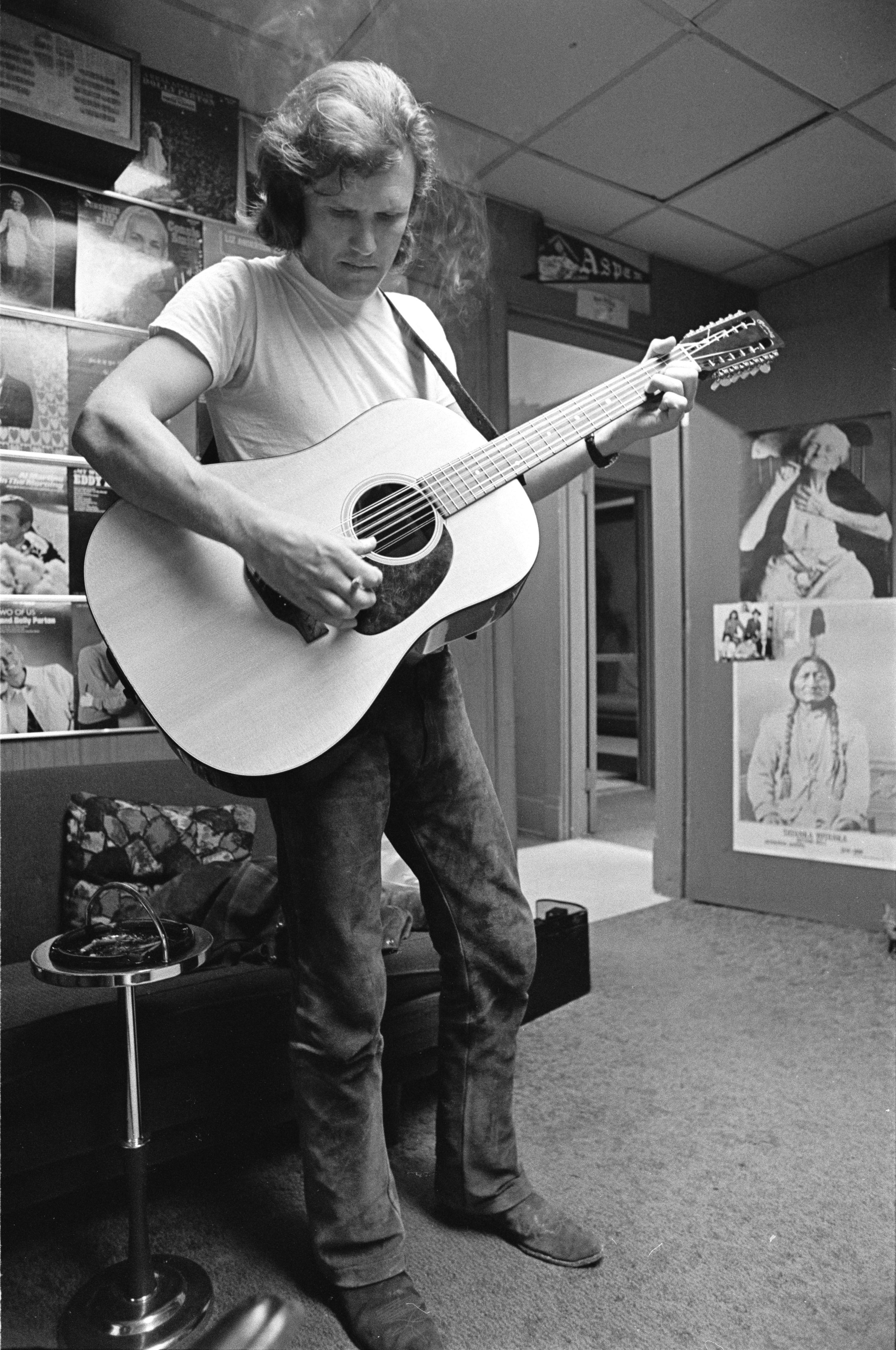 Kris Kristofferson en Nashville, Tennessee, en 1970 | Fuente: Getty Images