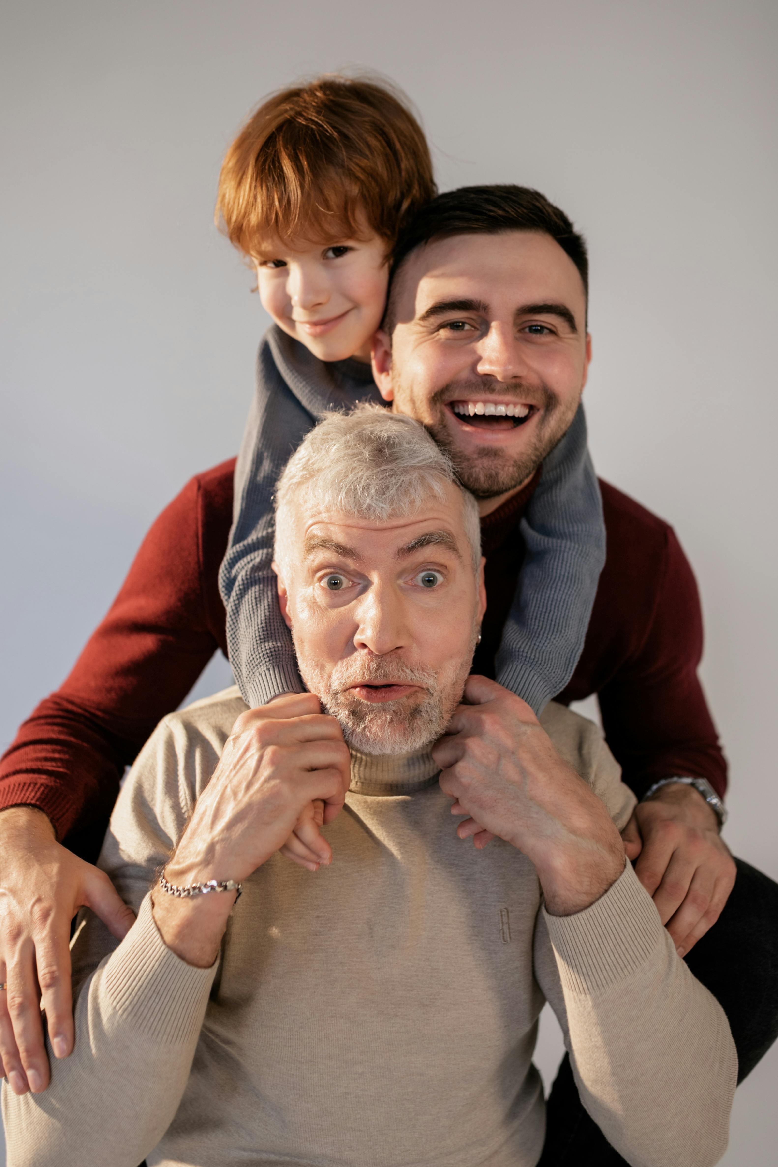 Tres generaciones unidas | Fuente: Pexels