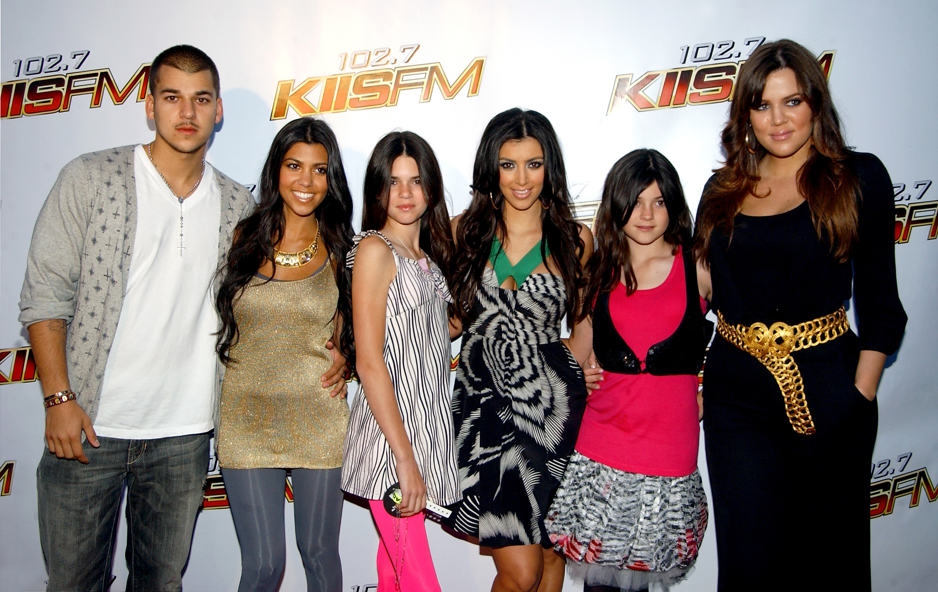 Rob se unió a Kourtney, Kim, Khloé, Kendall y Kylie en el concierto Wango Tango de KIIS-FM en Irvine, California, el 10 de mayo de 2008. | Fuente: Getty Images