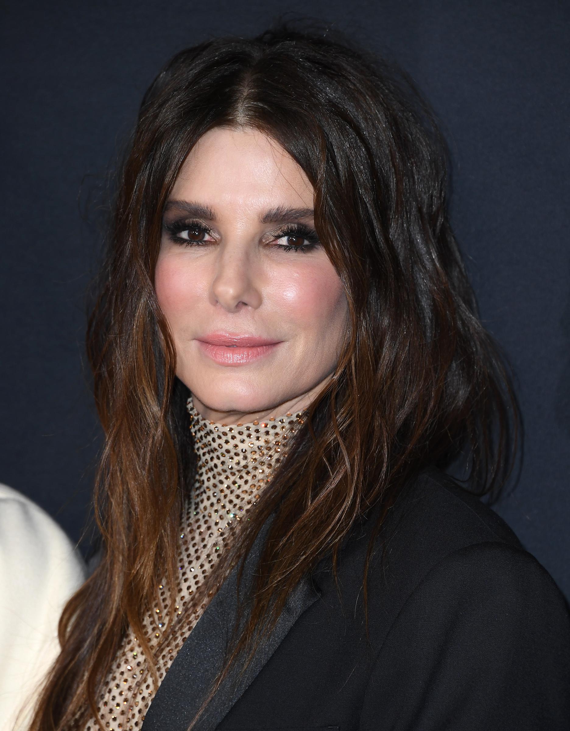 Sandra Bullock llega al estreno de "The Unforgivable", de Netflix, el 30 de noviembre de 2021, en Los Ángeles | Fuente: Getty Images