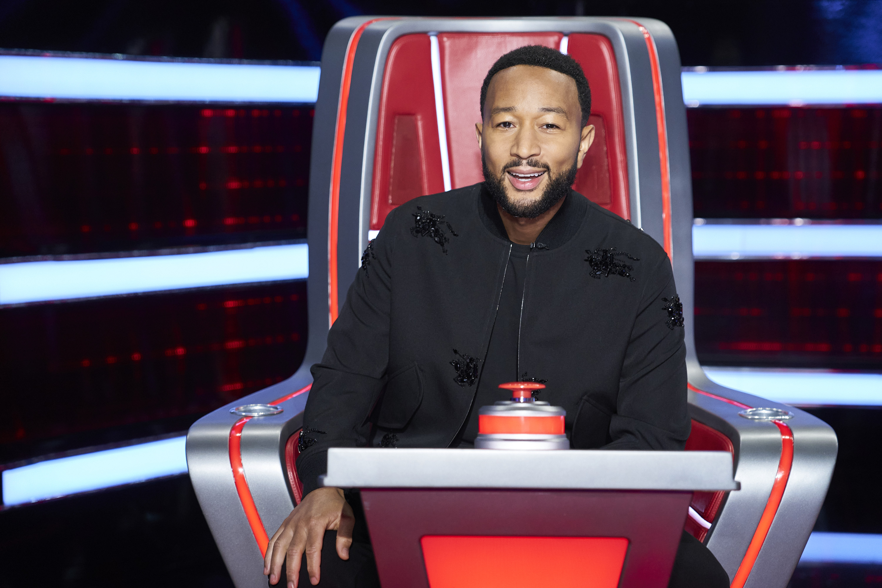 John Legend en el plató de "The Voice" | Fuente: Getty Images