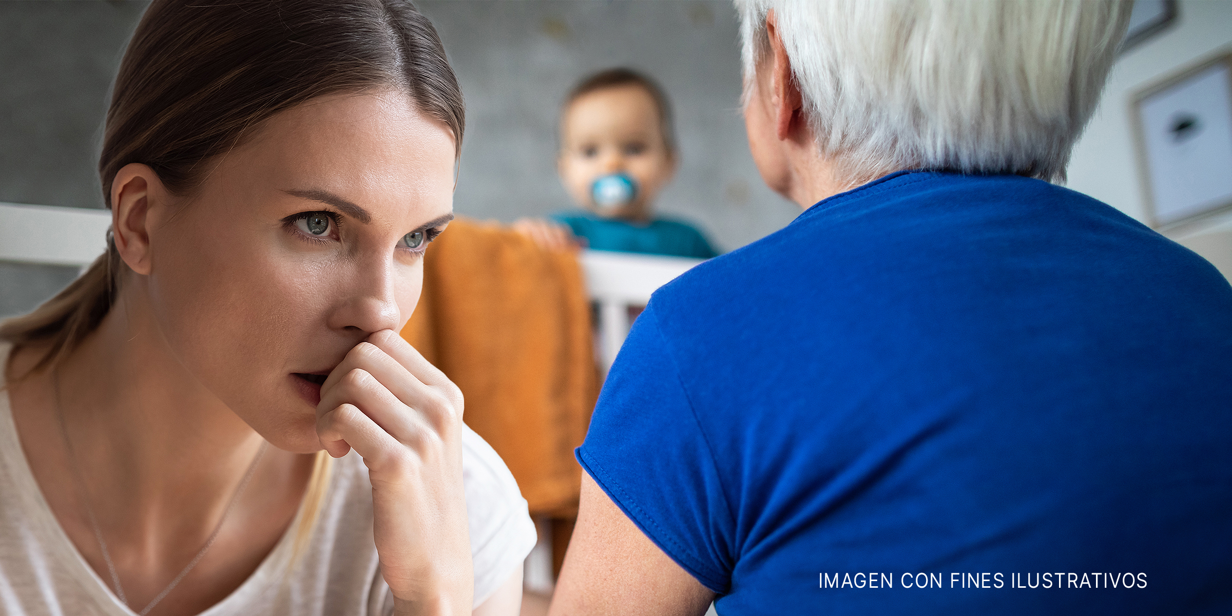 Madre disgustada | Abuela y nieto | Foto: Getty Images | Shutterstock