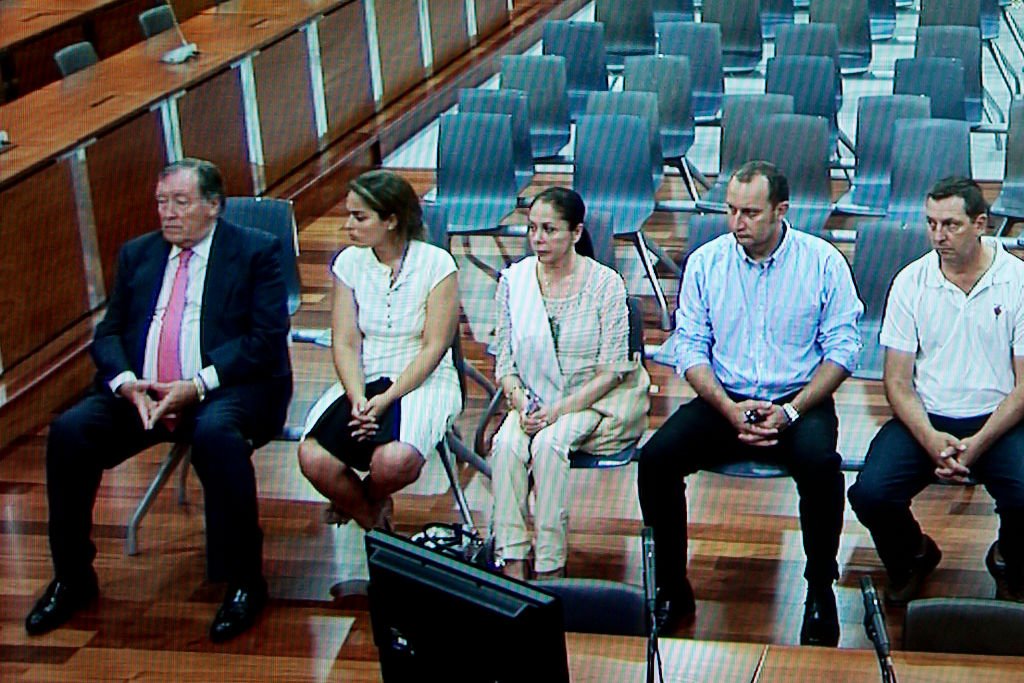 La cantante española Isabel Pantoja asiste al primer día de juicio por lavado de dinero el 28 de junio de 2012 en Málaga. | Foto: Getty Images