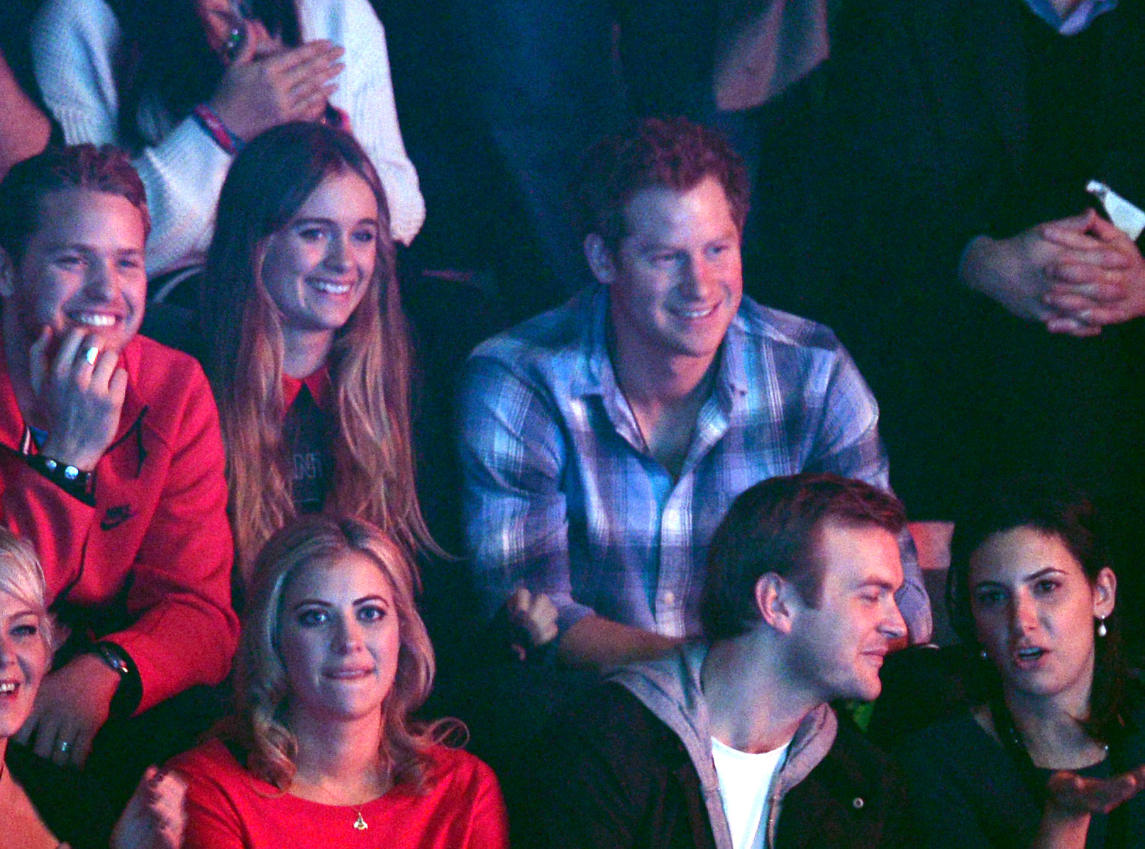 Cressida Bonas y el príncipe Harry asisten al We Day UK en el Wembley Arena el 7 de marzo de 2014 en Londres, Inglaterra. | Fuente: Getty Images