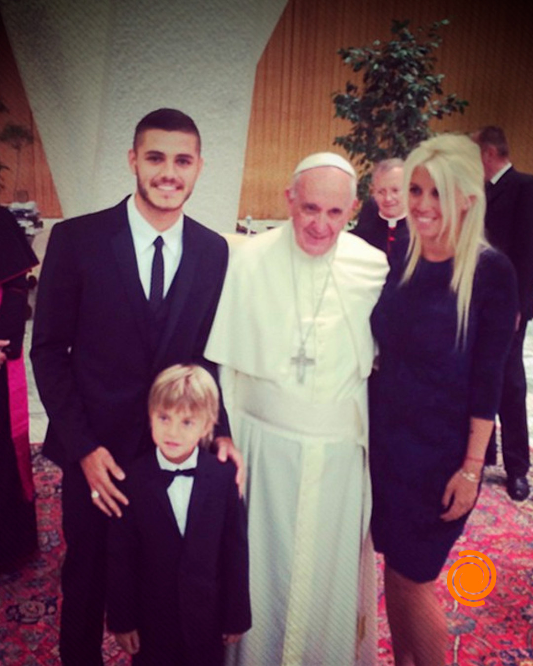 Wanda Nara y Mauro Icardi con su hija junto al papa Francisco | Fuente: Instagram/eldocetv