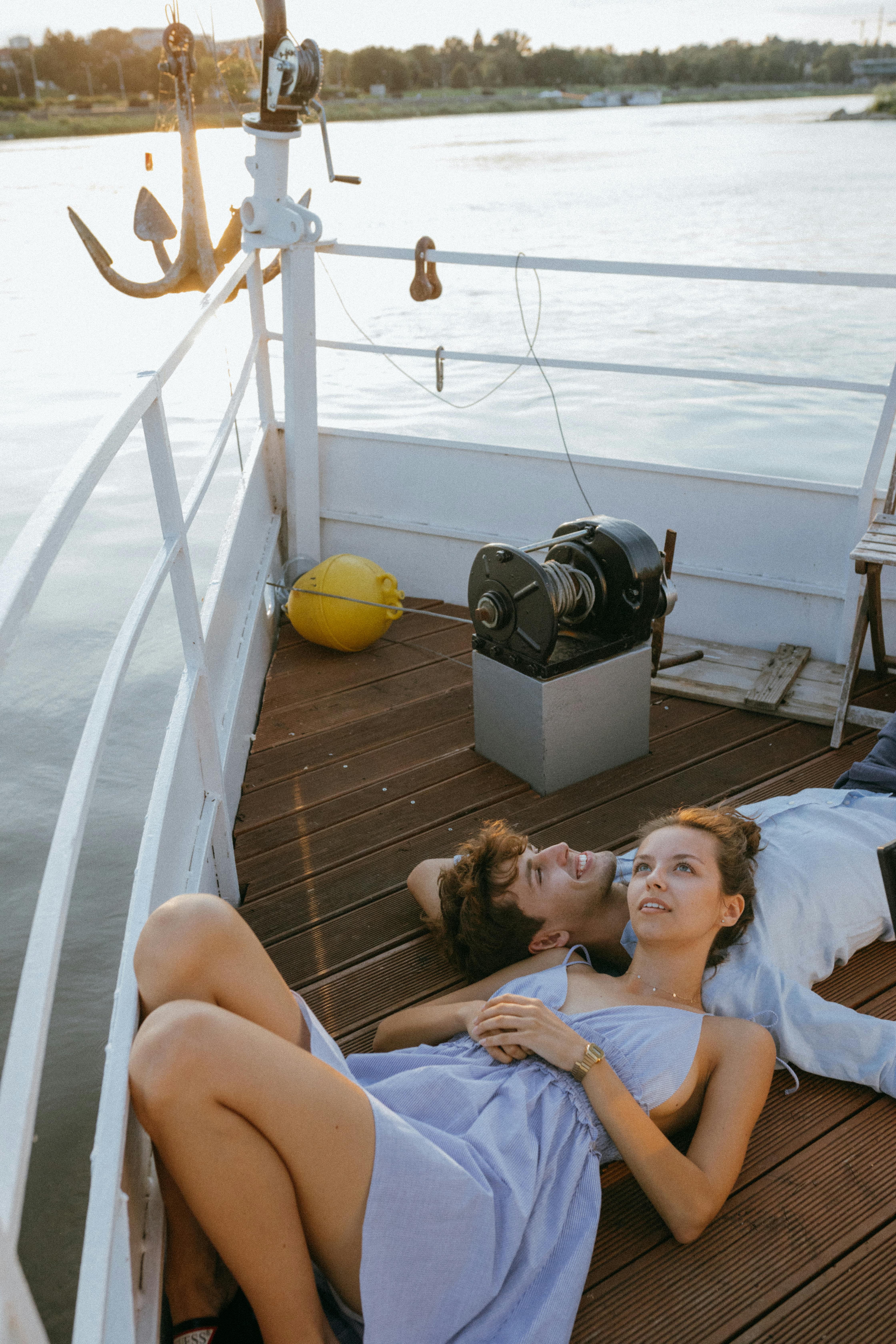 Una pareja en un crucero en barco | Fuente: Pexels