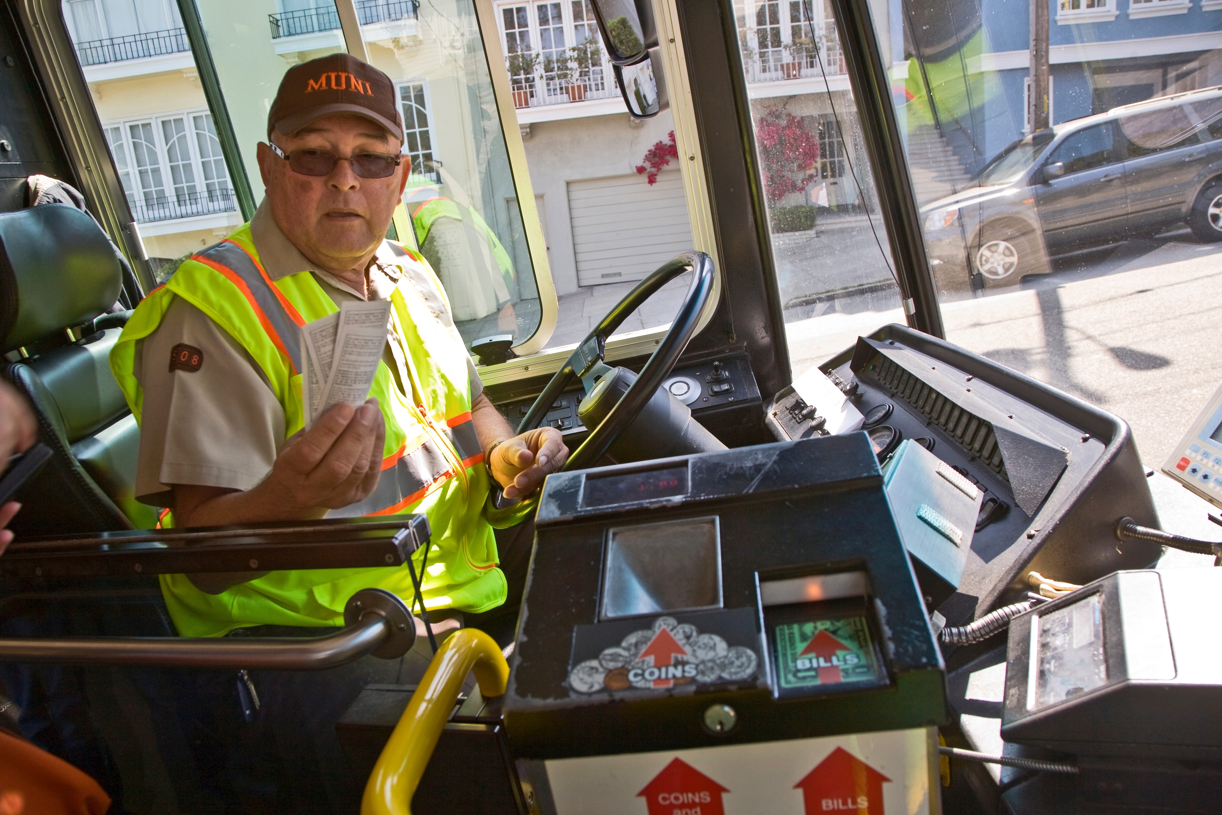Un conductor de autobús | Fuente: Shutterstock