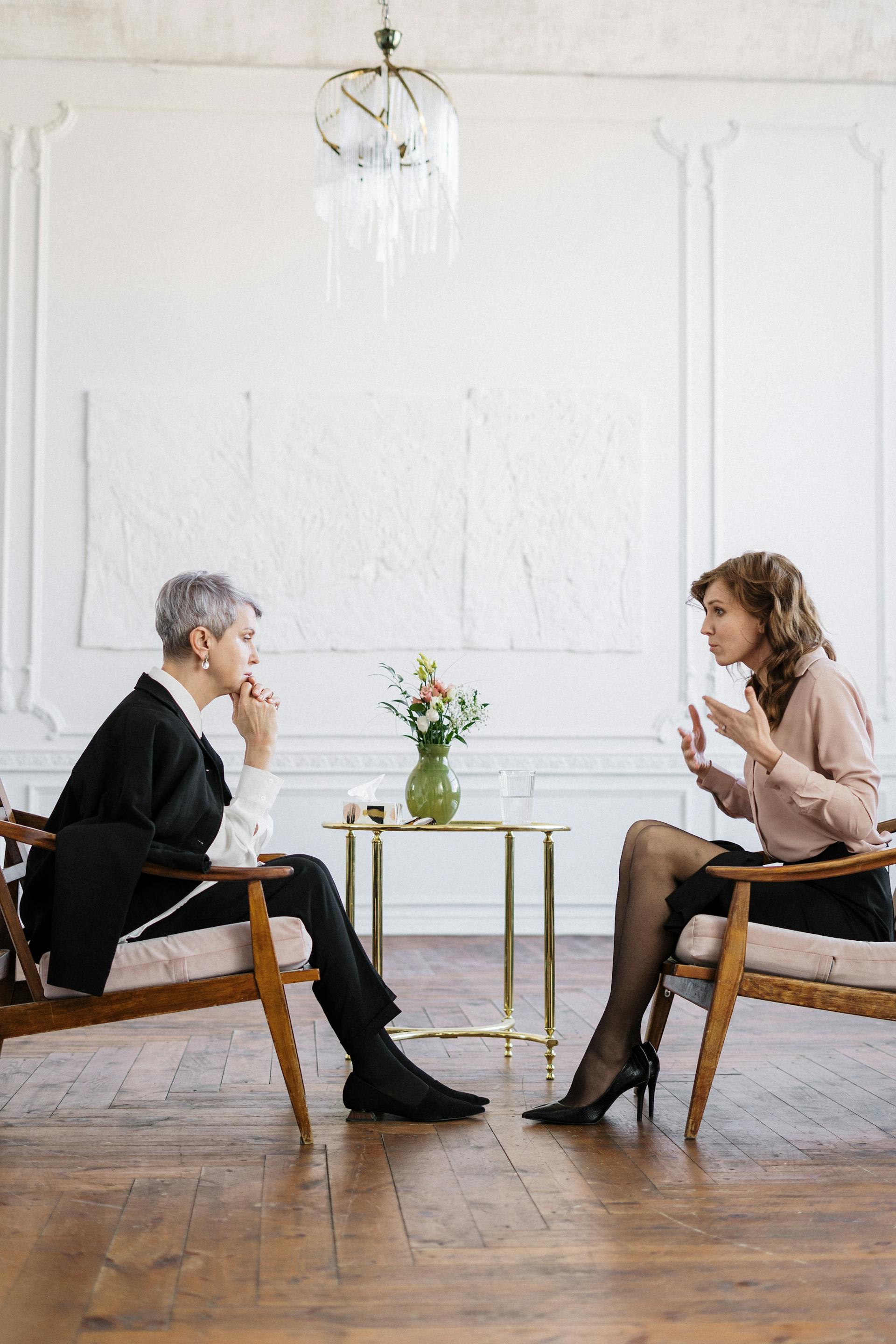 Mujeres discutiendo | Fuente: Pexels