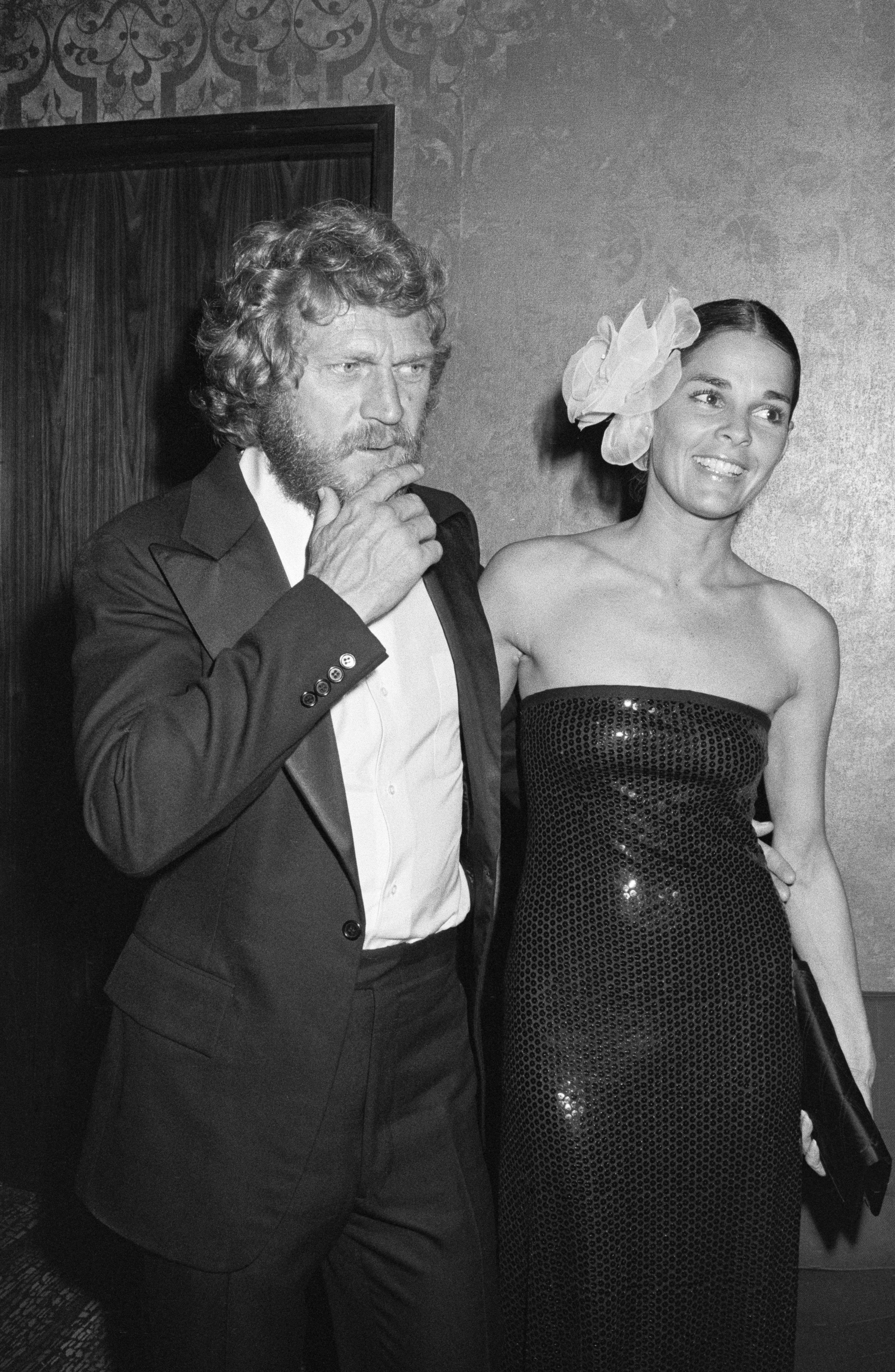 Steve McQueen y la actriz en la fiesta de homenaje a James Cagney el 1 de marzo de 1974 | Fuente: Getty Images