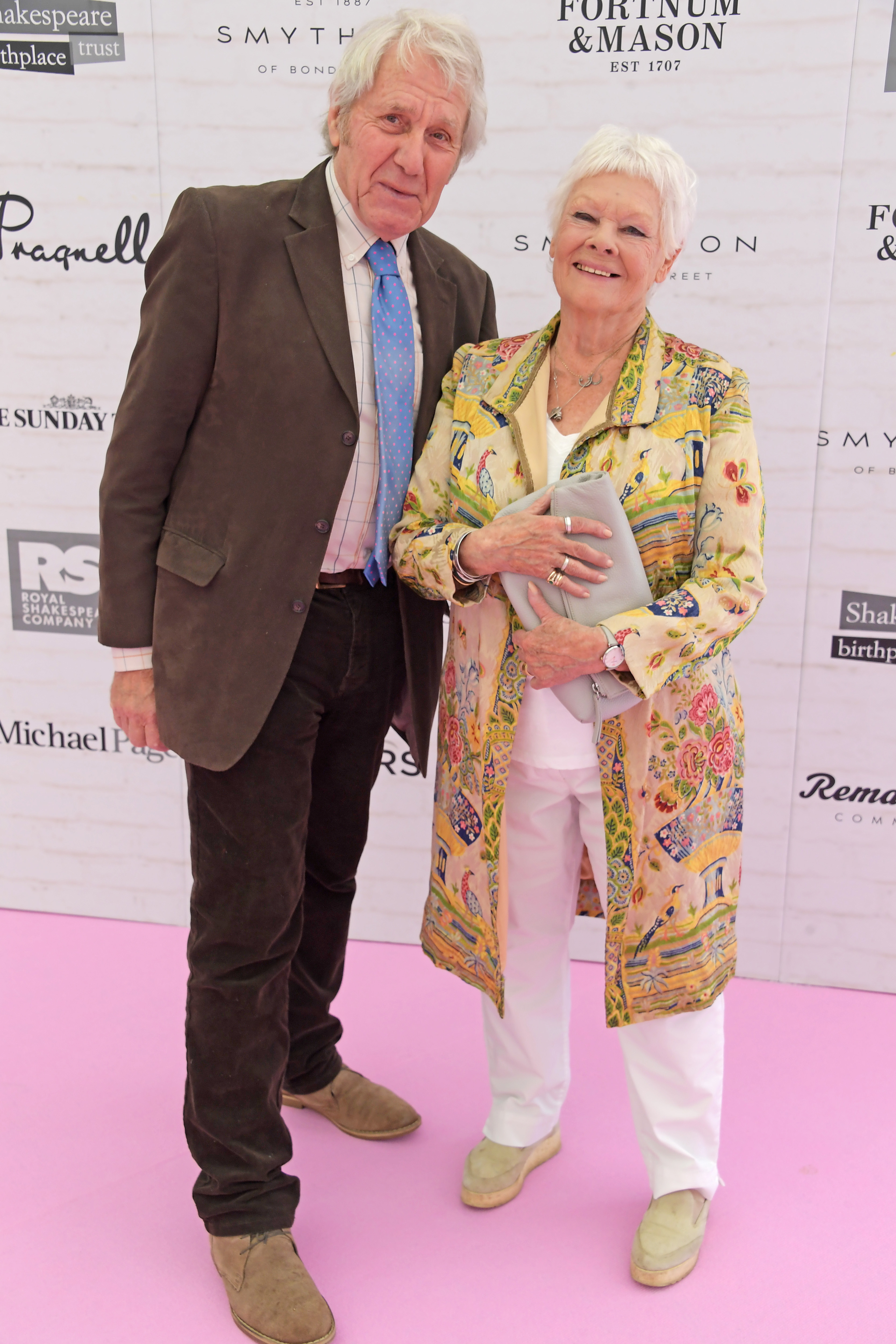 David Mills y Dame Judi Dench fotografiados en un acto en Stratford-upon-Avon, Inglaterra, en 2022 | Fuente: Getty Images