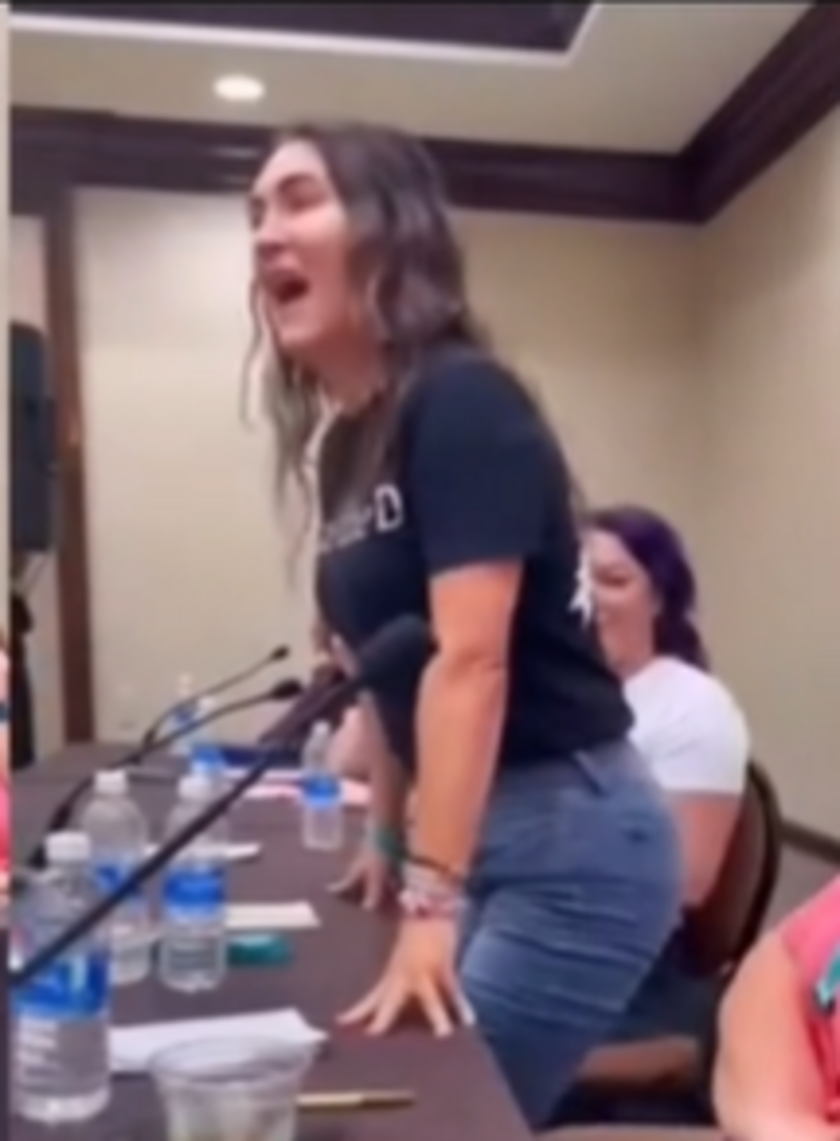 Captura de pantalla de TikTok de Sara Ney publicada el 30 de junio de 2023 | Foto: TikTok/authorsaraney