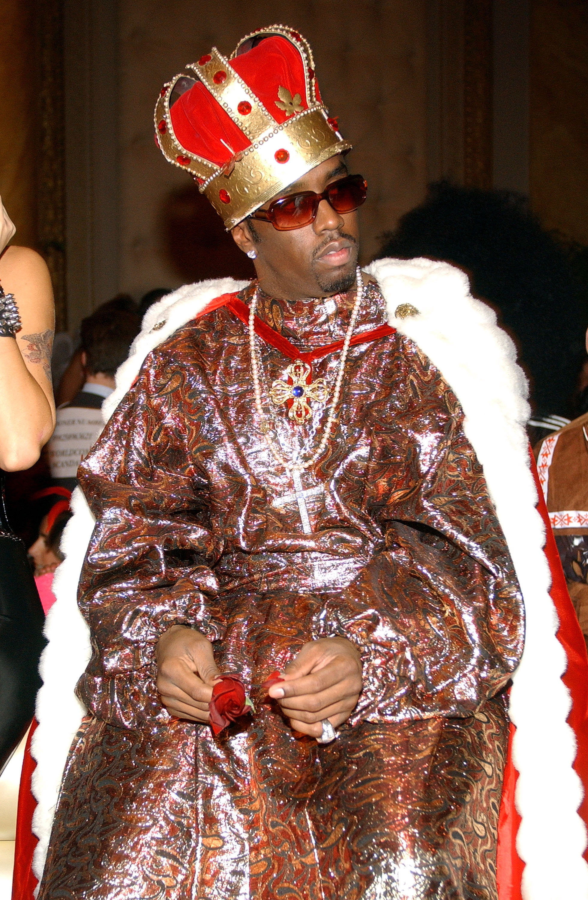 Diddy asiste a la tercera fiesta anual de Halloween de Heidi Klum el 1 de noviembre de 2002, en Nueva York. | Fuente: Getty Images