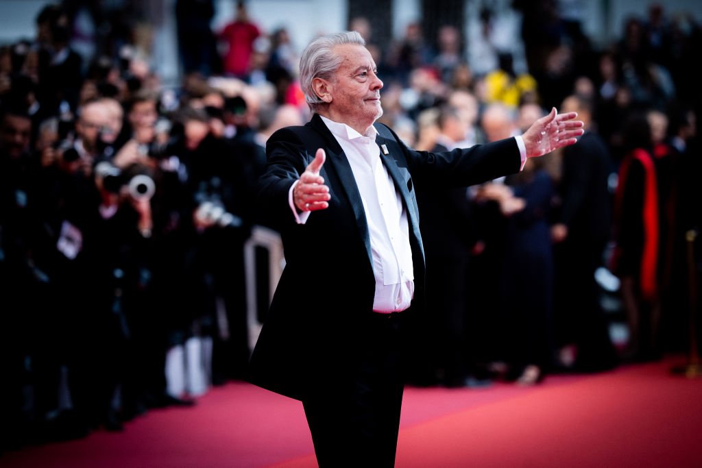 Alain Delon asiste a la proyección de "A Hidden Life" durante la 72a edición del Festival de Cine de Cannes el 19 de mayo de 2019 en Cannes, Francia. | Foto: Getty Images