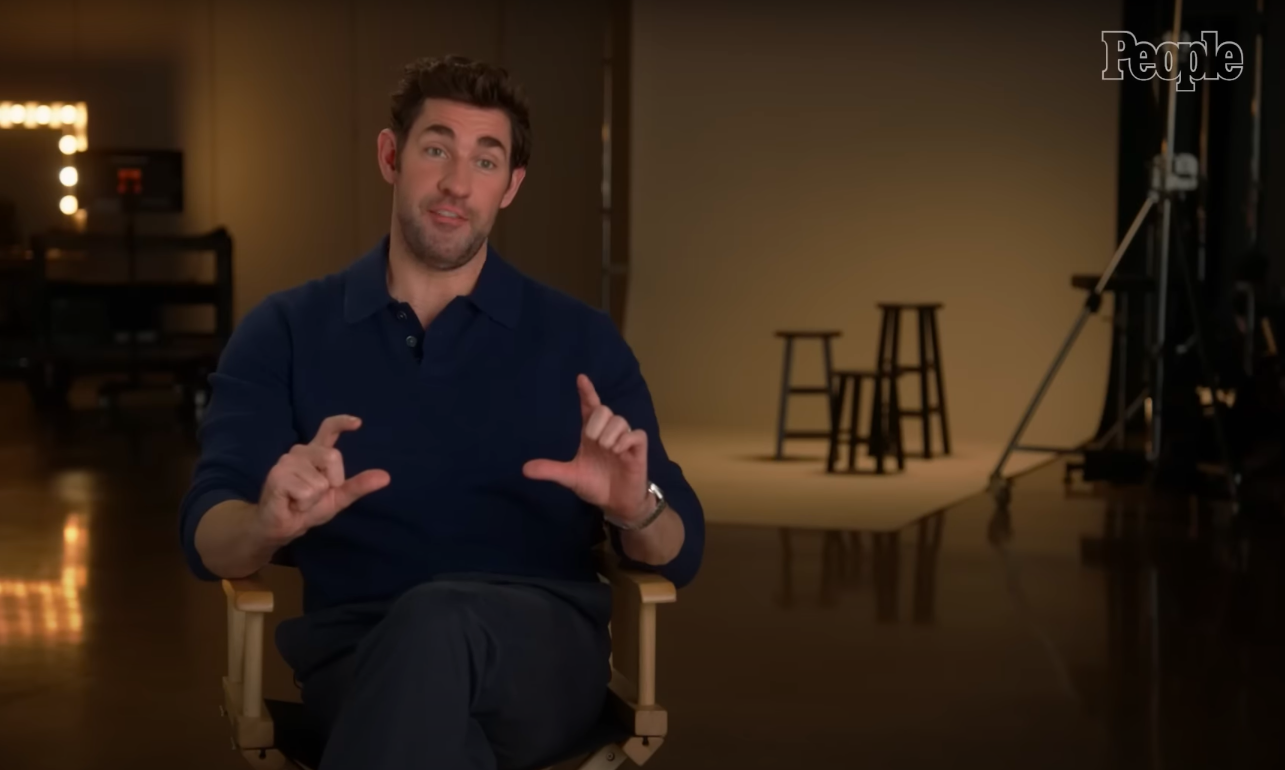 John Krasinski hablando de cómo se sintió tras ganar el título del Hombre Vivo Más Sexy durante una entrevista con la revista People, publicada el 13 de noviembre de 2024 | Fuente: YouTube/People