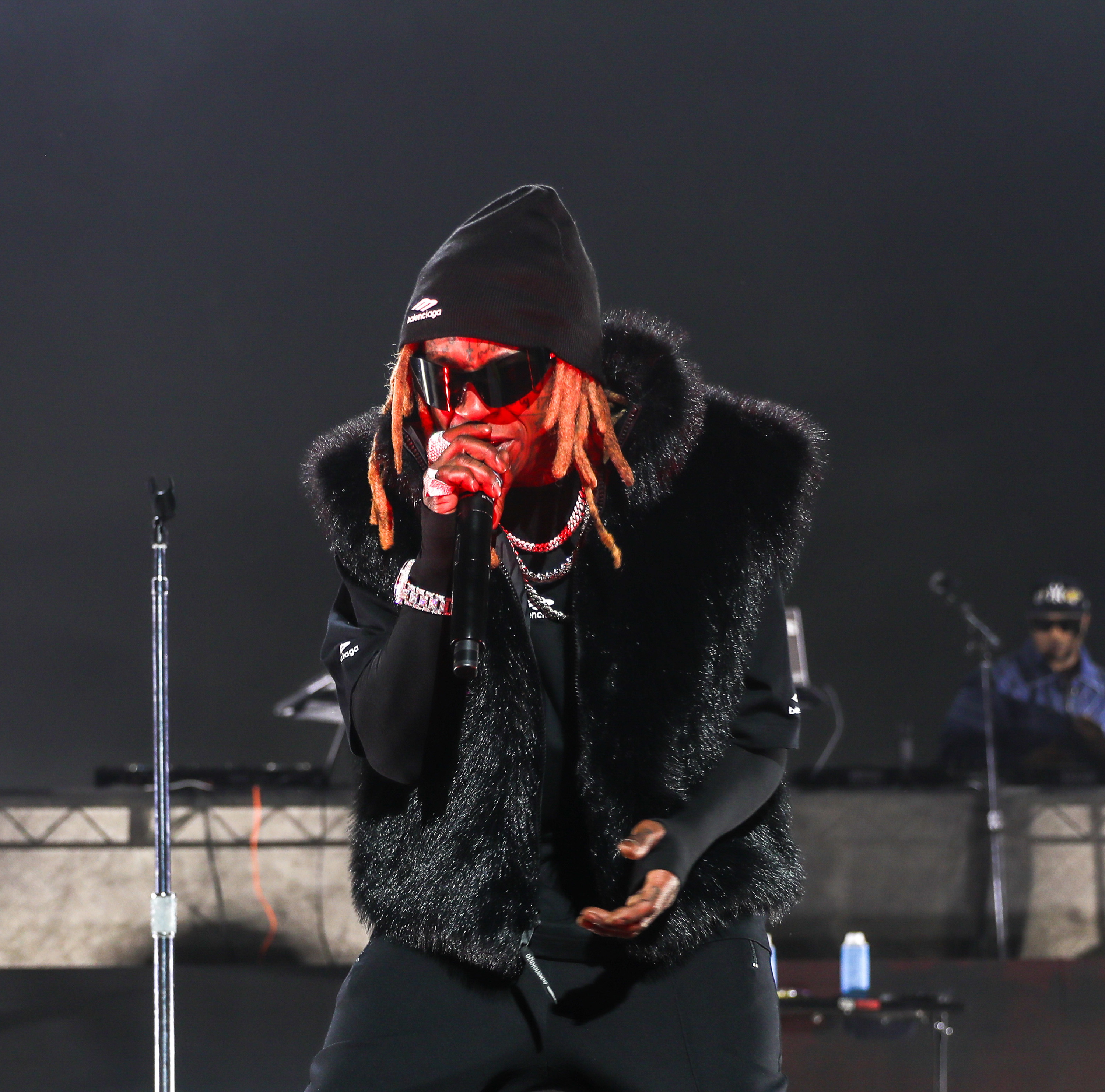 Lil Wayne actuando durante el evento Lil Weezyana Presents a Hot Boys Holiday el 20 de diciembre de 2024, en Houston, Texas. | Fuente: Getty Images