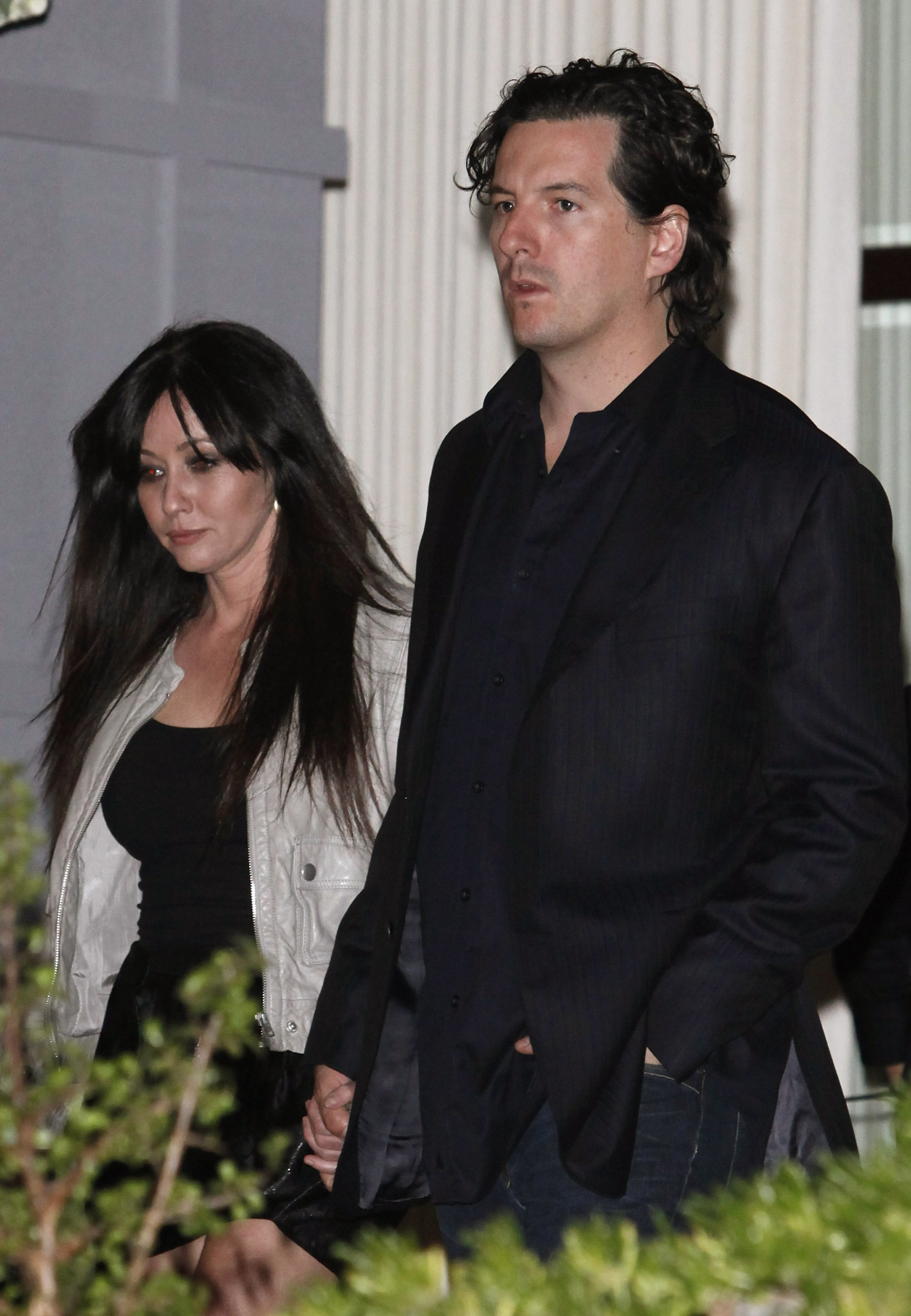 Shannen Doherty y Kurt Iswarienko vistos en Los Ángeles, California, el 15 de abril de 2009 | Fuente: Getty Images