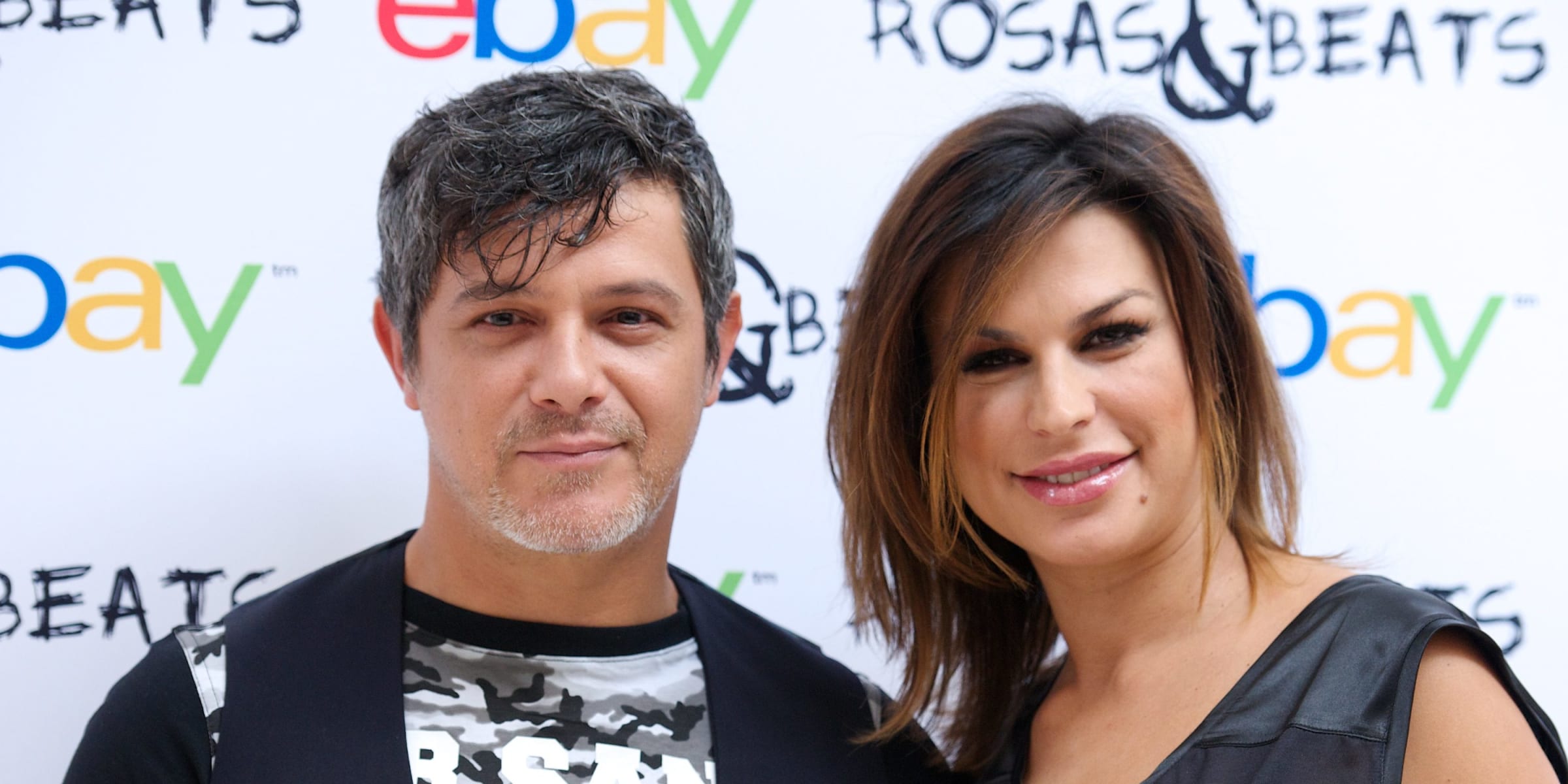Raquel Perera y Alejandro Sanz: | Fuente: facebook.com/RevistaHolaMX
