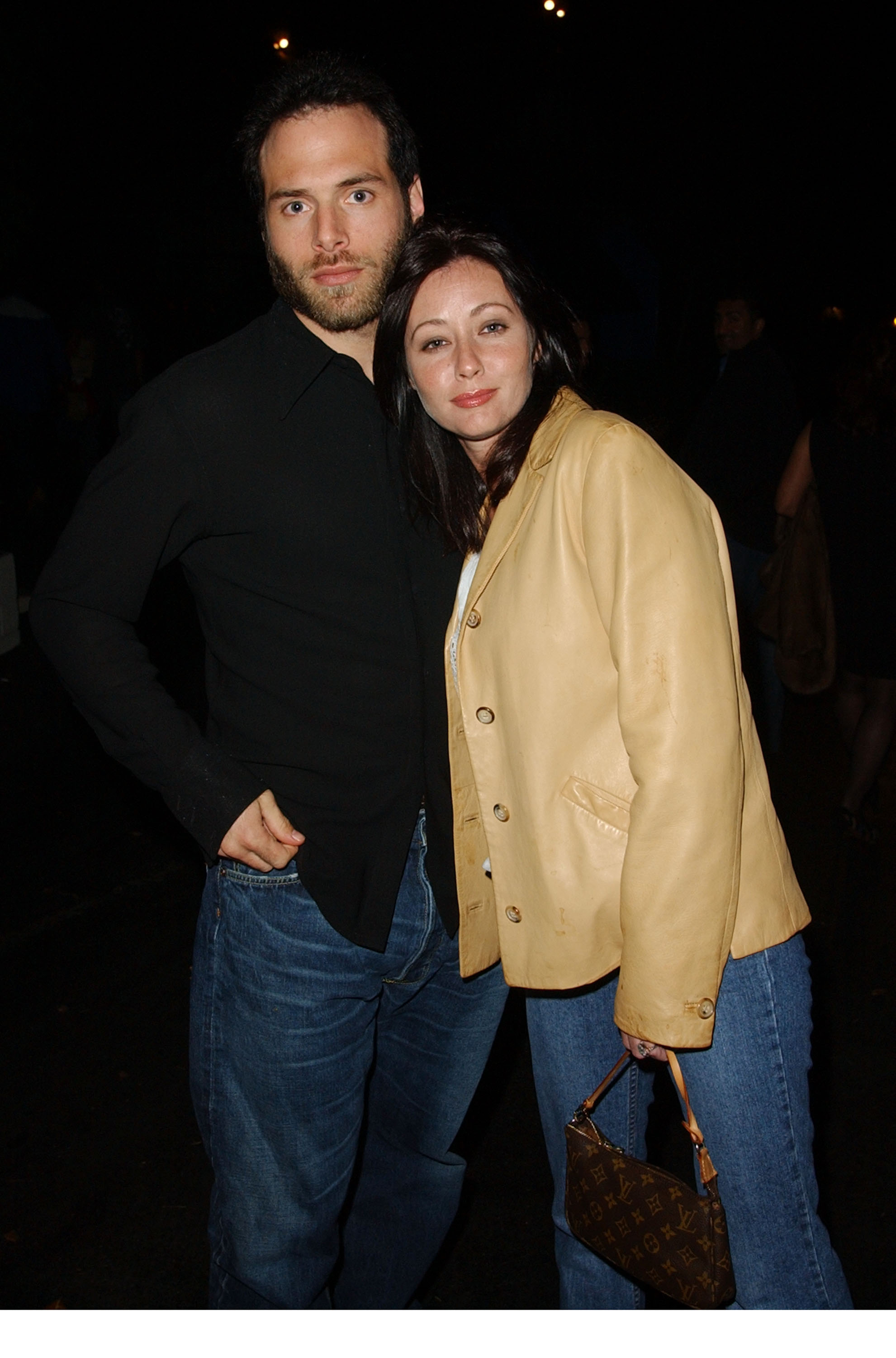 Rick Salomon y Shannen Doherty en la fiesta Maxim Hot 100 en 2002 | Fuente: Getty Images