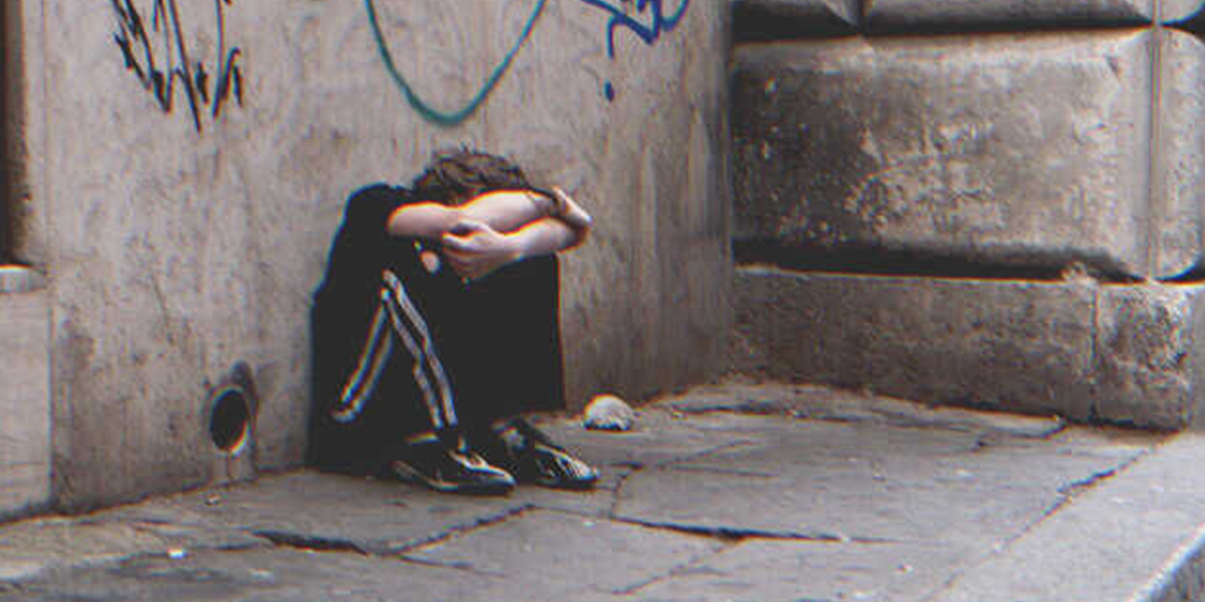 Un niño llorando en la calle | Foto: Getty Images