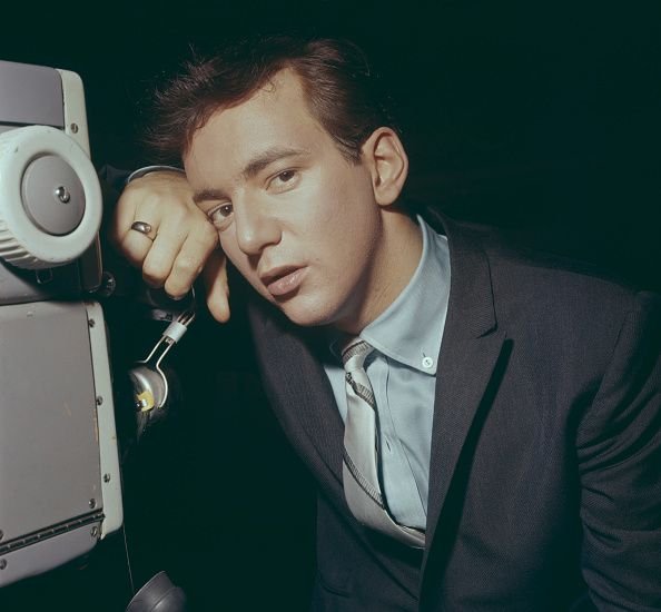 El cantante Bobby Darin fotografiado en 1960 | Fuente: Getty Images