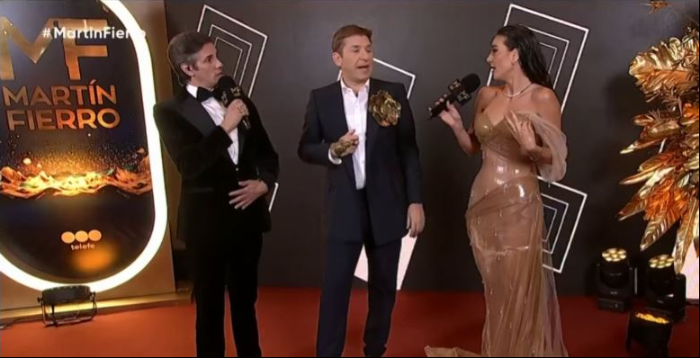 Sol Pérez junto a Gastón Trezeguet en la alfombra roja de los premios Martín Fierro 2026 | Fuente: Instagram/telefe