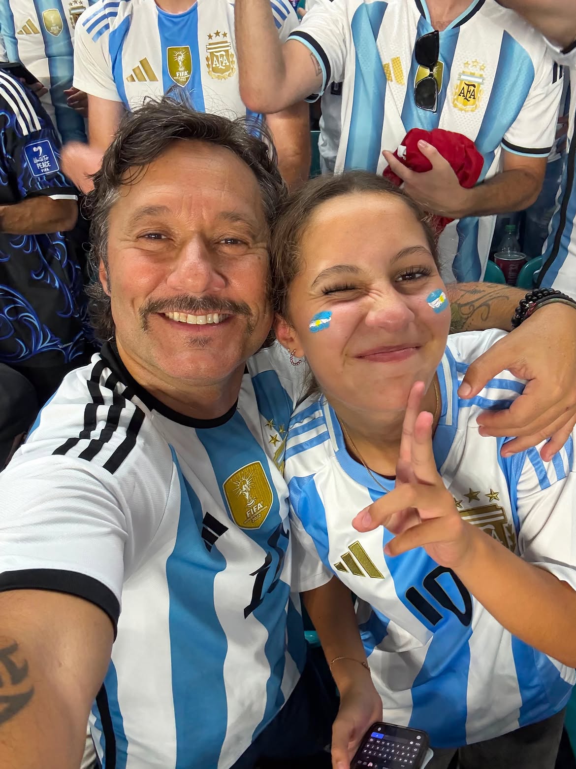 Diego Torres y su hija, Nina en el partido Argentina-Cabo Verde | Fuente: Instagram/diegotorresmusica