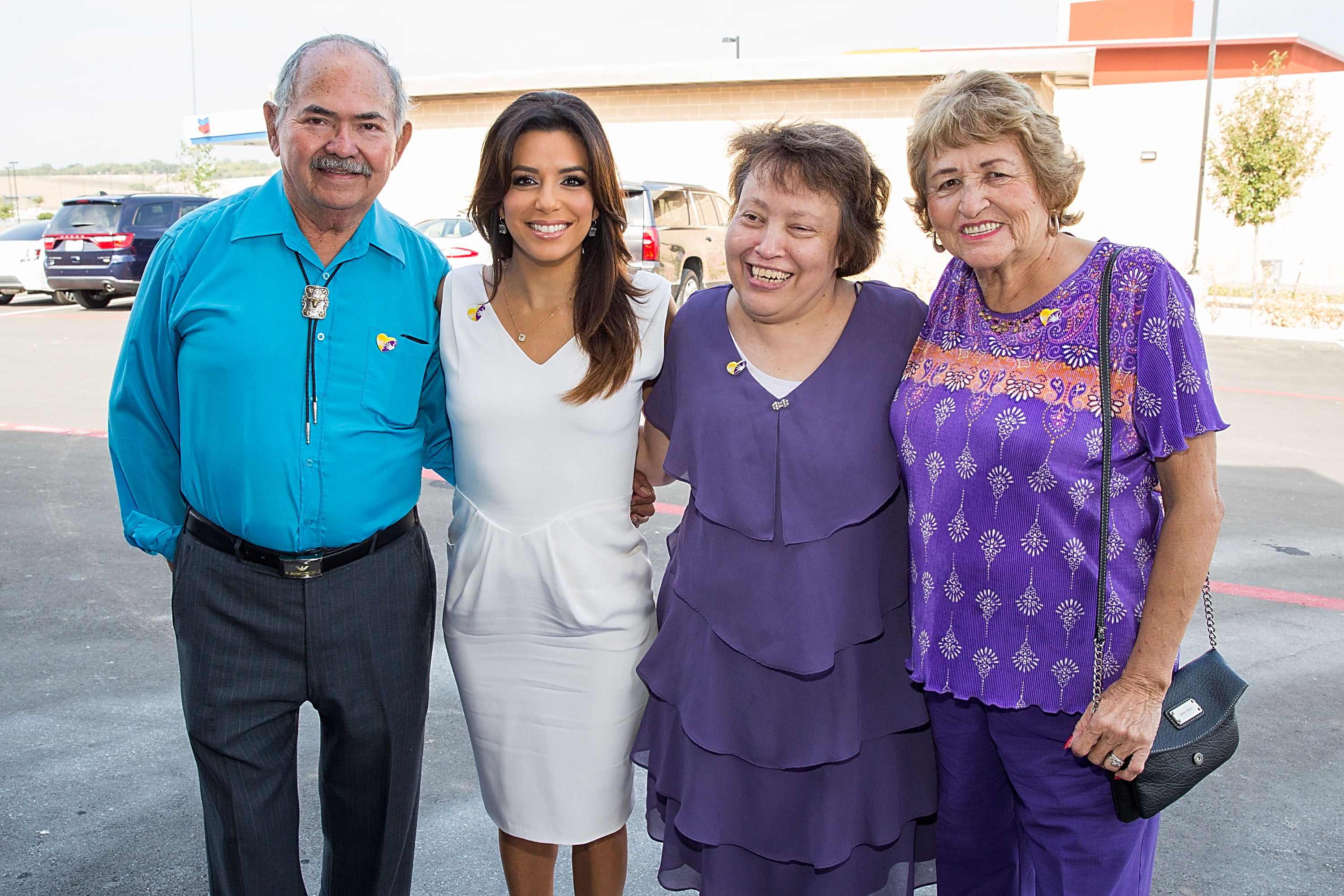 Enrique Longoria, Jr., Eva, Liza y Ella Longoria el 30 de octubre de 2014 en San Antonio, Texas | Fuente: Getty Images