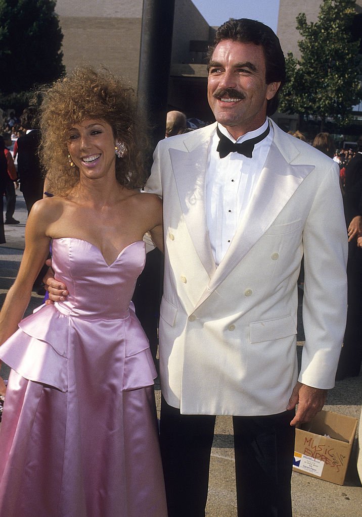 Tom Selleck y su esposa Jillie Mack en la entrega anual de los Primetime Emmy Awards, el 20 de septiembre de 1987 en Pasadena, California. | Foto: Getty Images