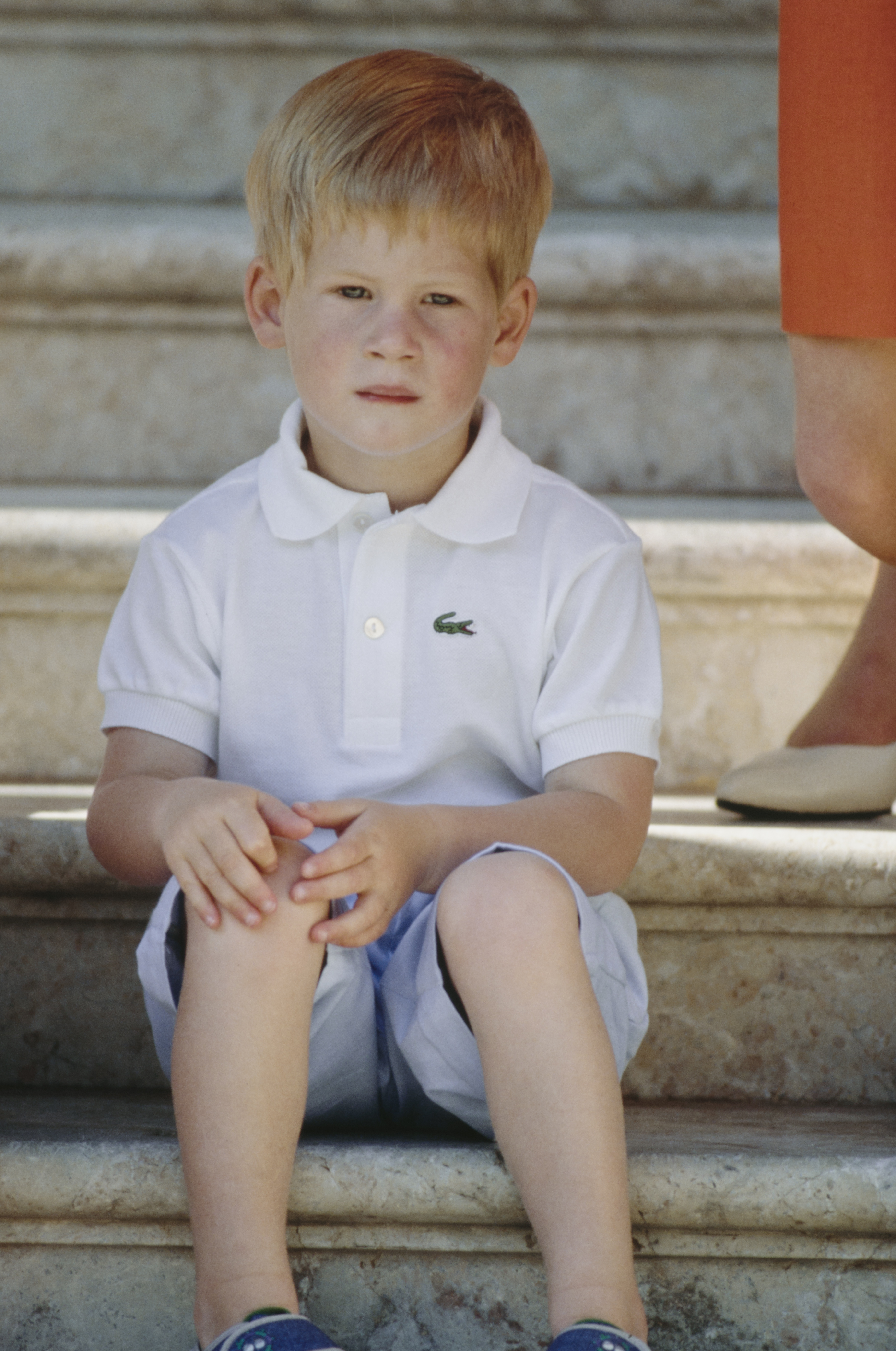 El príncipe Harry el 13 de agosto de 1988 en Palma de Mallorca, España | Foto: Getty Images