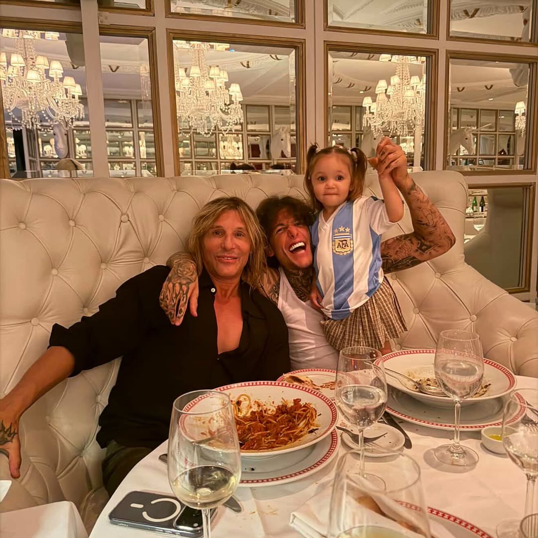 Claudio Paul Caniggia celebrando su cumpleaños junto a su hijo y su nieta | Fuente: Instagram/alexcaniggia