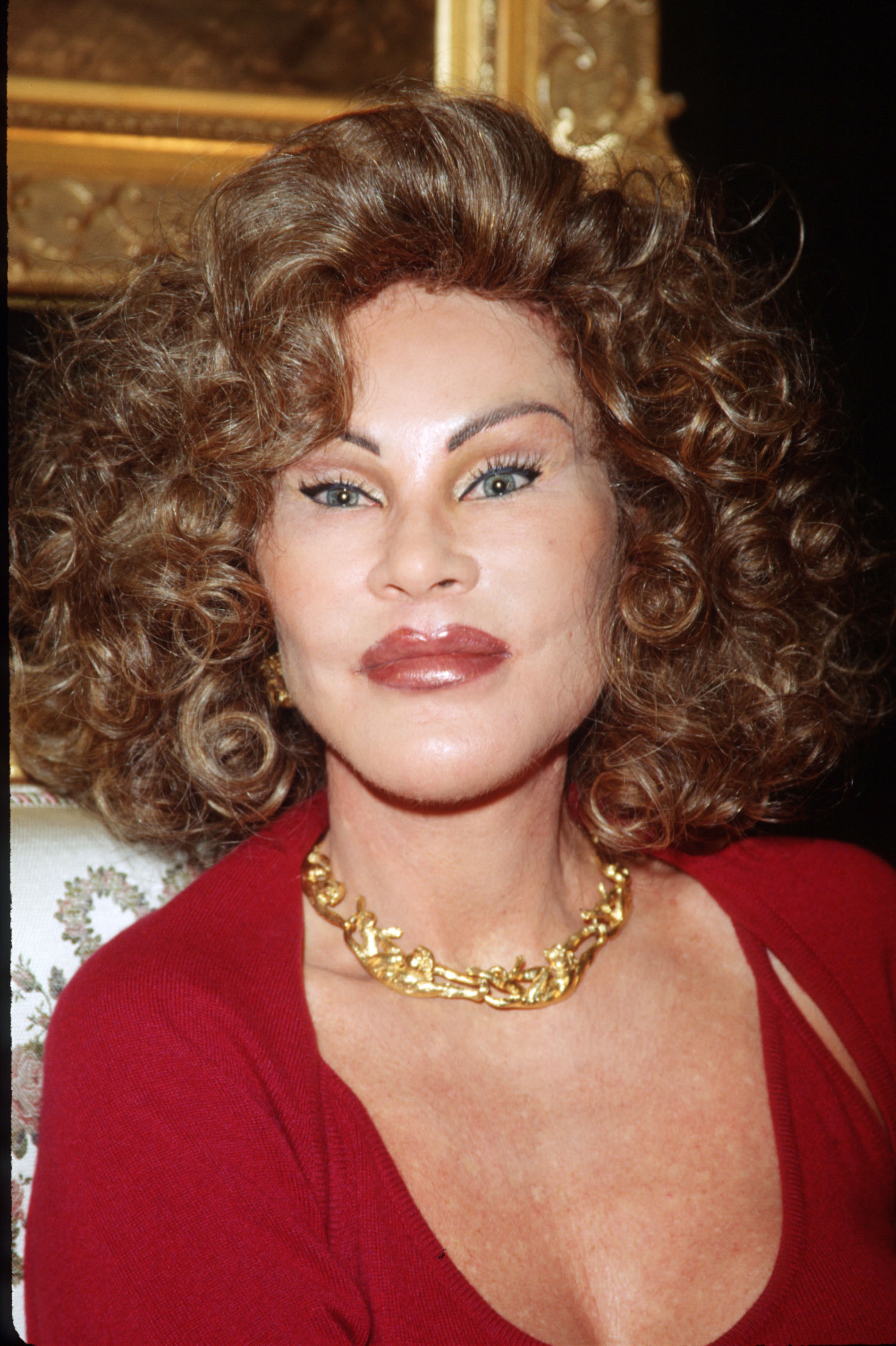 Jocelyn Wildenstein posa para una foto el 10 de febrero de 1999, en Nueva York | Fuente: Getty Images