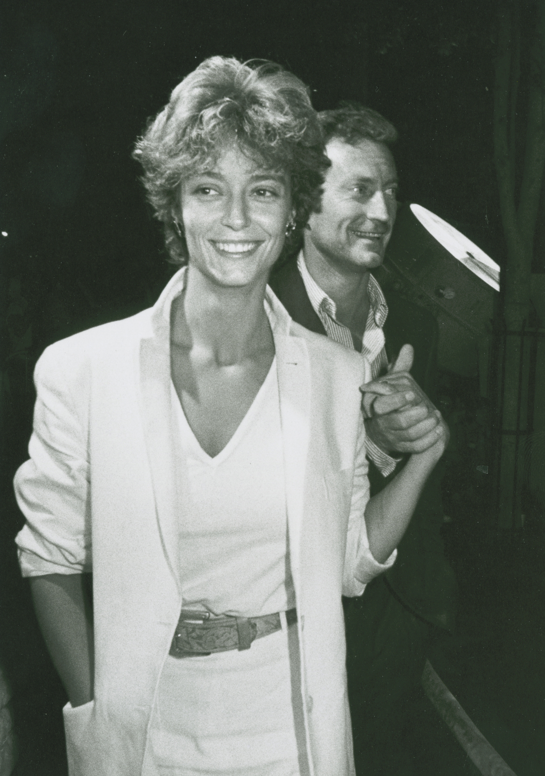 La actriz y su marido Bryan Brown en el estreno de "Staying Alive" en 1983 | Fuente: Getty Images