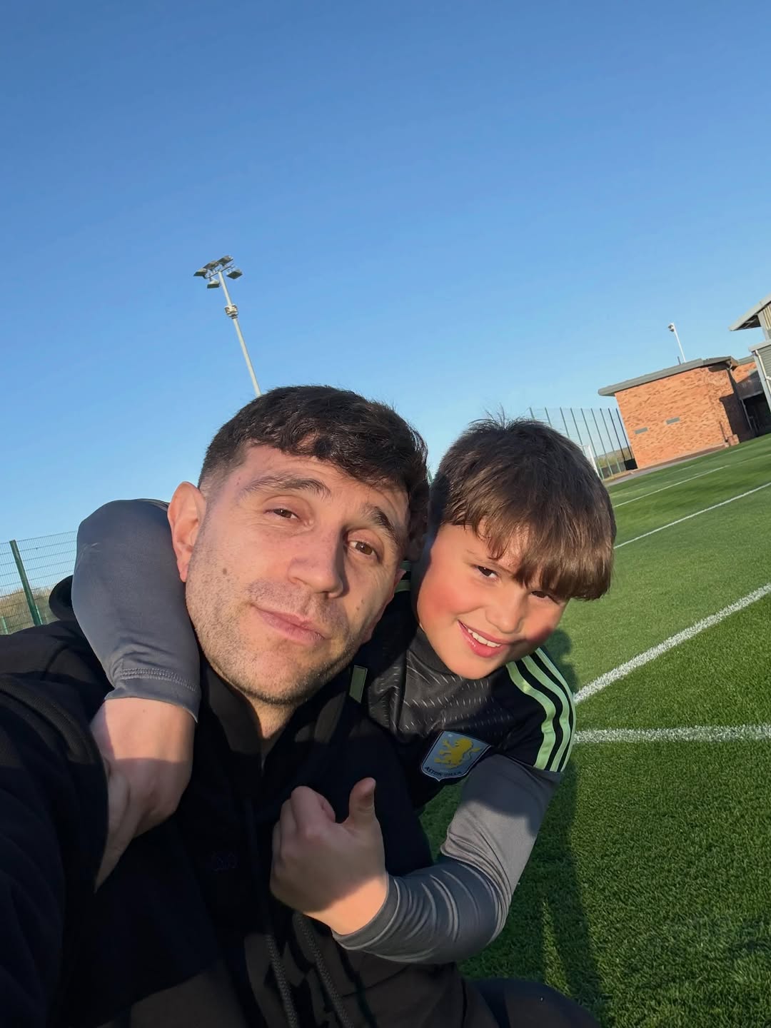 Emiliano "El Dibu" Martínez compartiendo junto a su hijo Santino Martínez | Fuente: Instagram/emi_martinez26