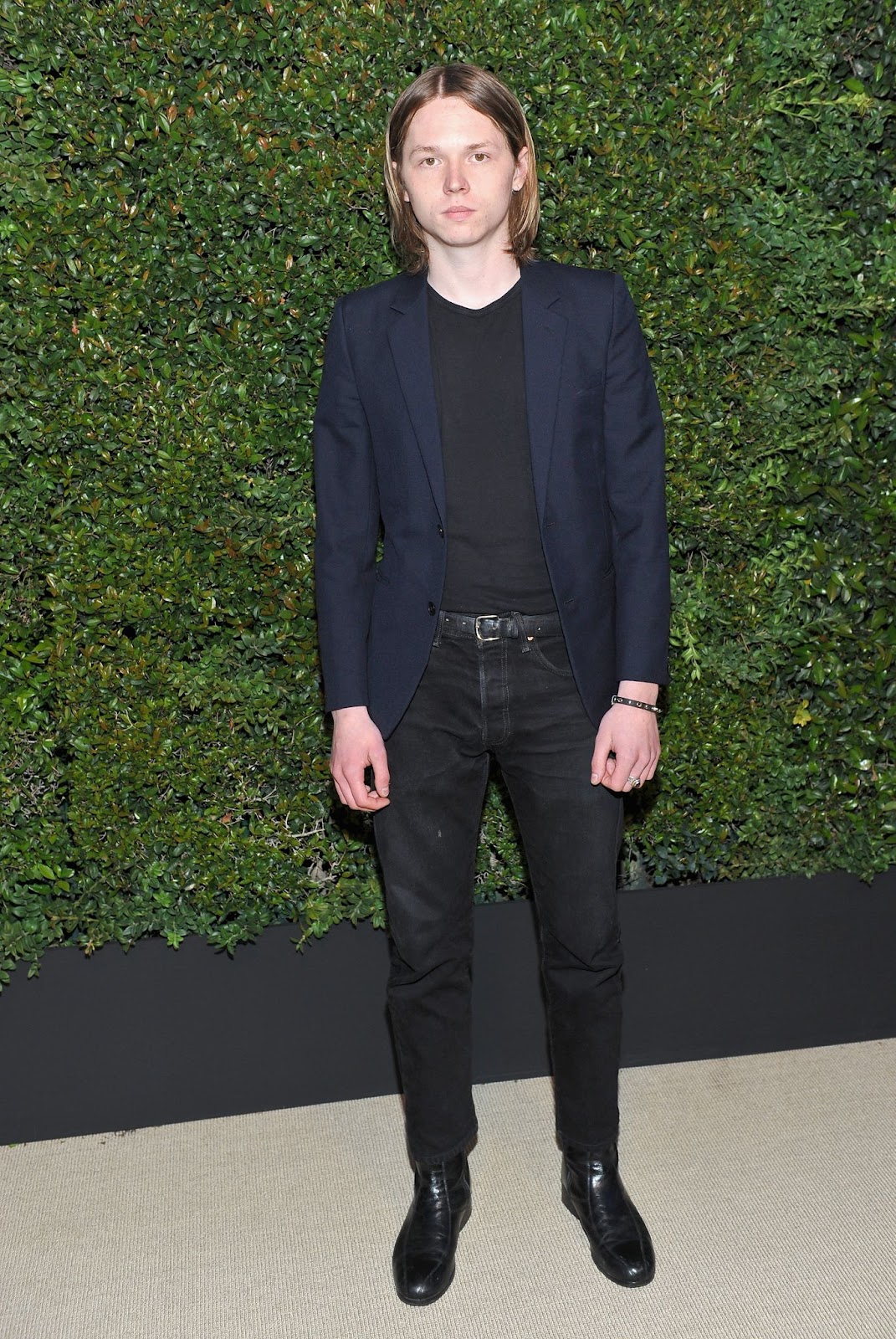 Jack Kilmer en la cena de Caroline De Maigret y Pharrell Williams para celebrar el bolso Gabrielle de CHANEL el 6 de abril de 2017, en Santa Mónica, California | Fuente: Getty Images