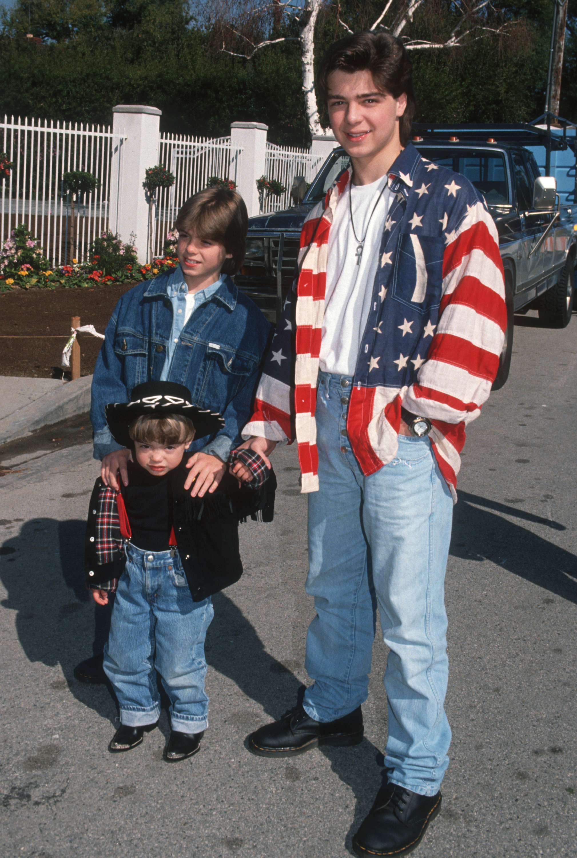 Los hermanos en la fiesta del 10º Aniversario del Centro Infantil McLaren el 16 de marzo de 1991 | Fuente: Getty Images