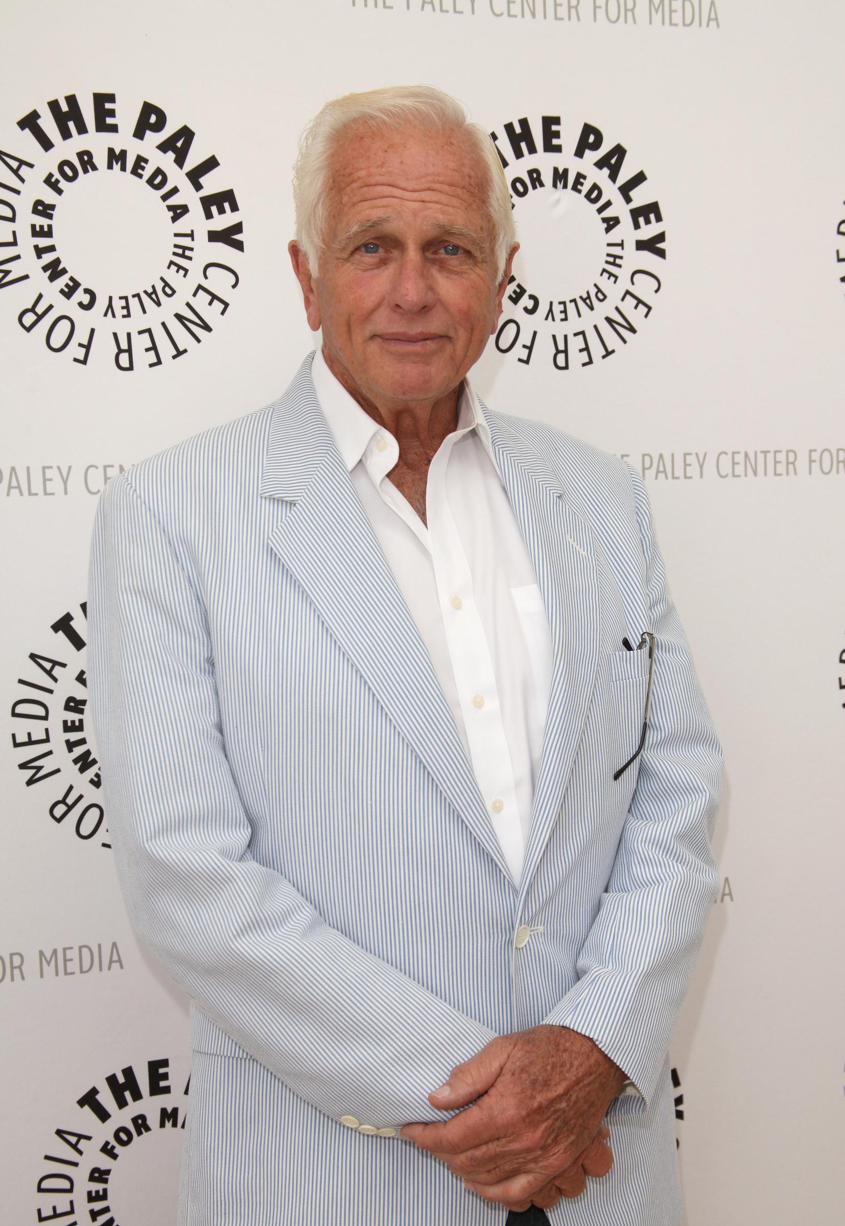 Ron Ely asiste a un maratón de acción y aventura retro televisivo el 22 de septiembre de 2012, en Beverly Hills, California | Fuente: Getty Images