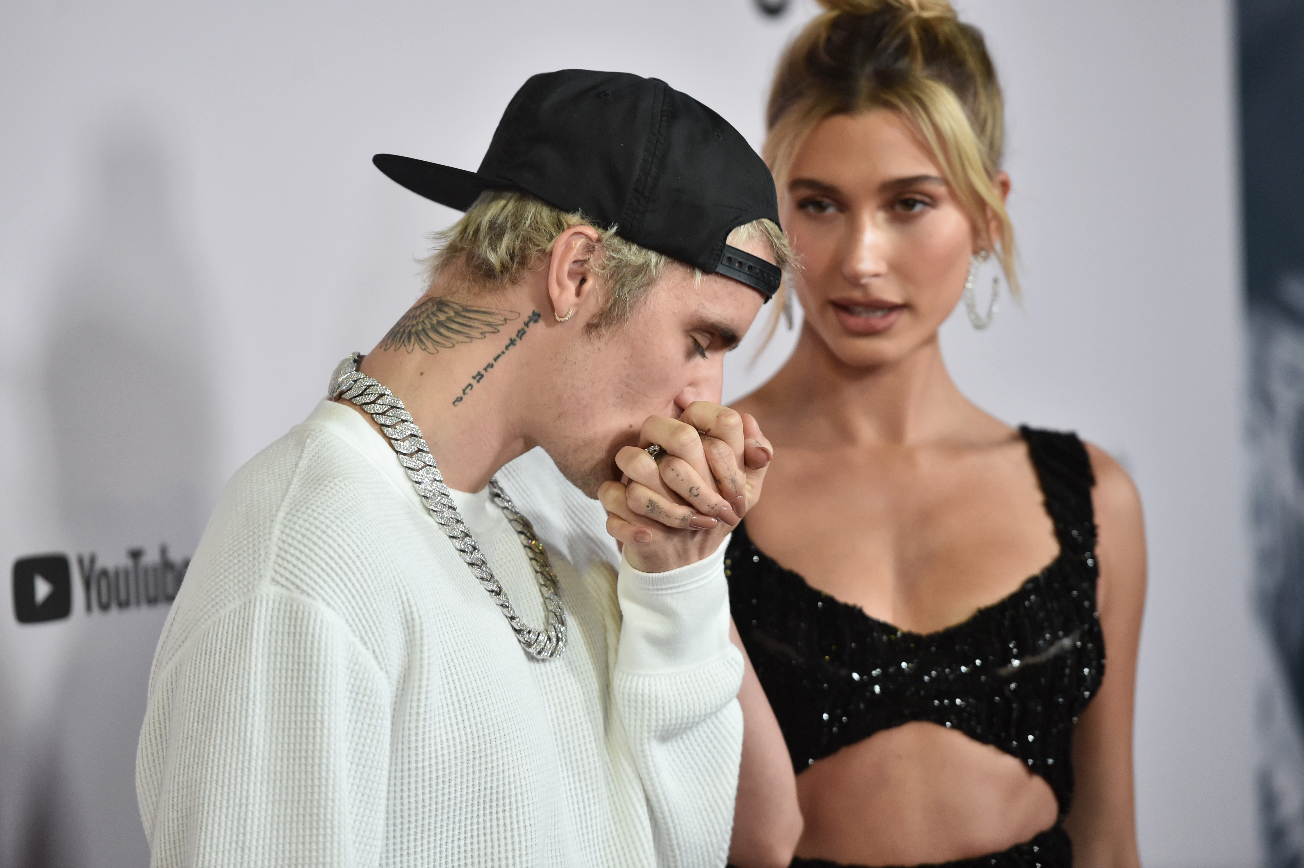 Justin Bieber y Hailey Baldwin el 27 de enero de 2020 en Los Ángeles, California | Fuente: Getty Images