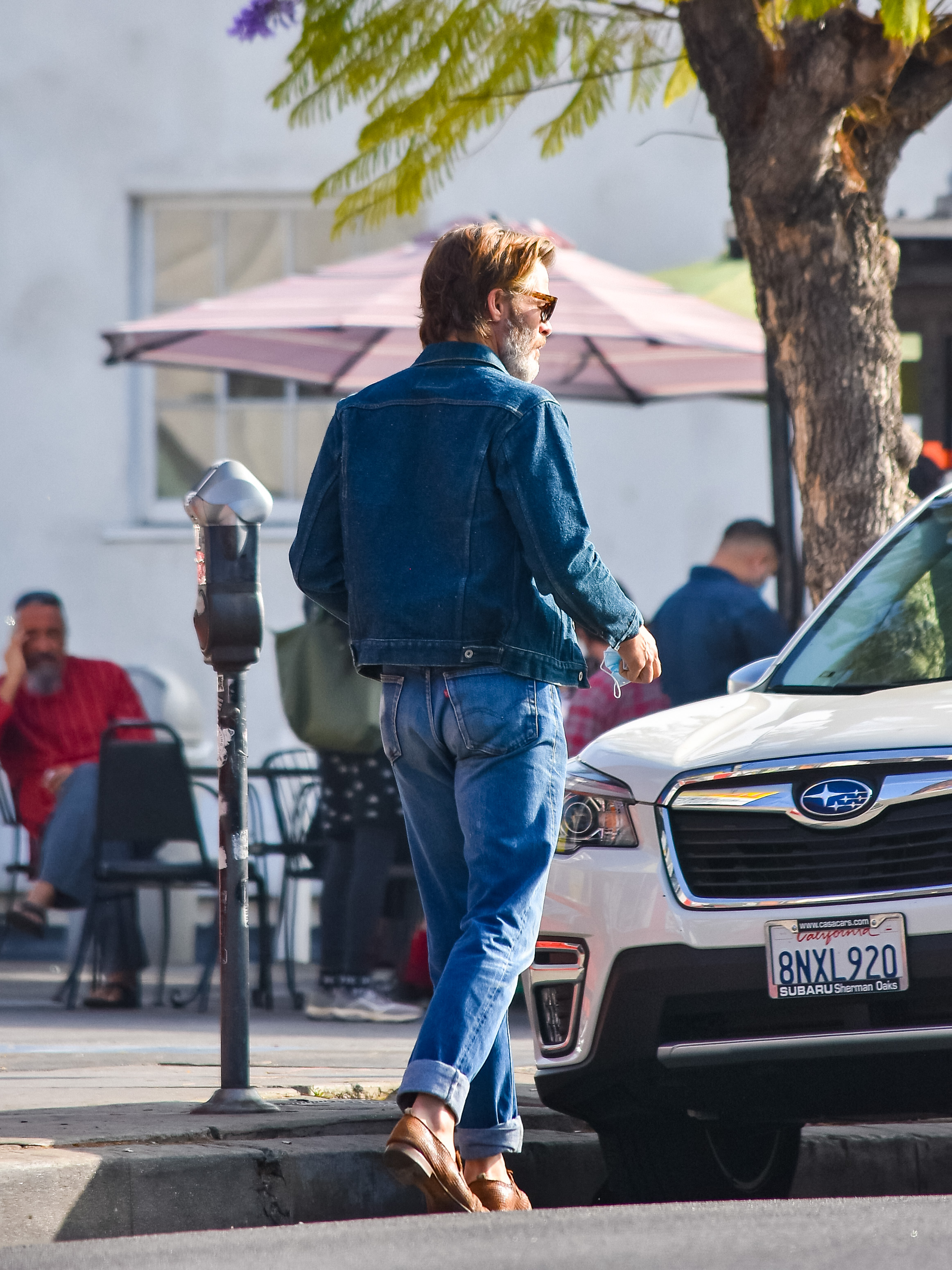 Chris Pine visto el 20 de noviembre de 2021 en Los Ángeles, California. | Fuente: Getty Images